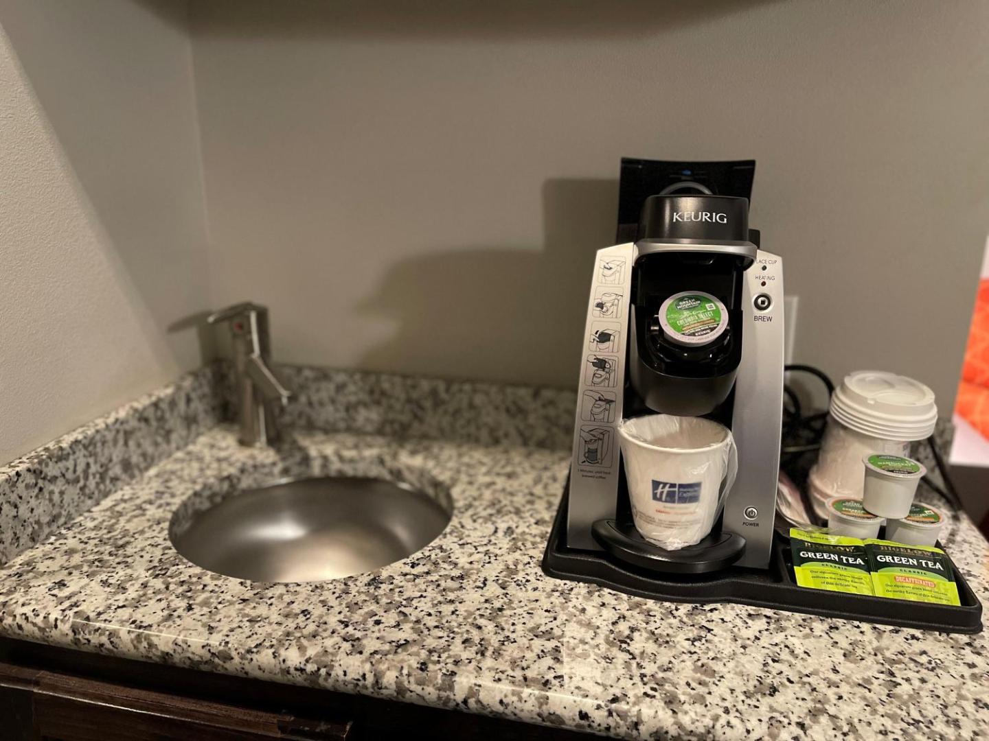 Holiday Inn Express & Suites Gonzales