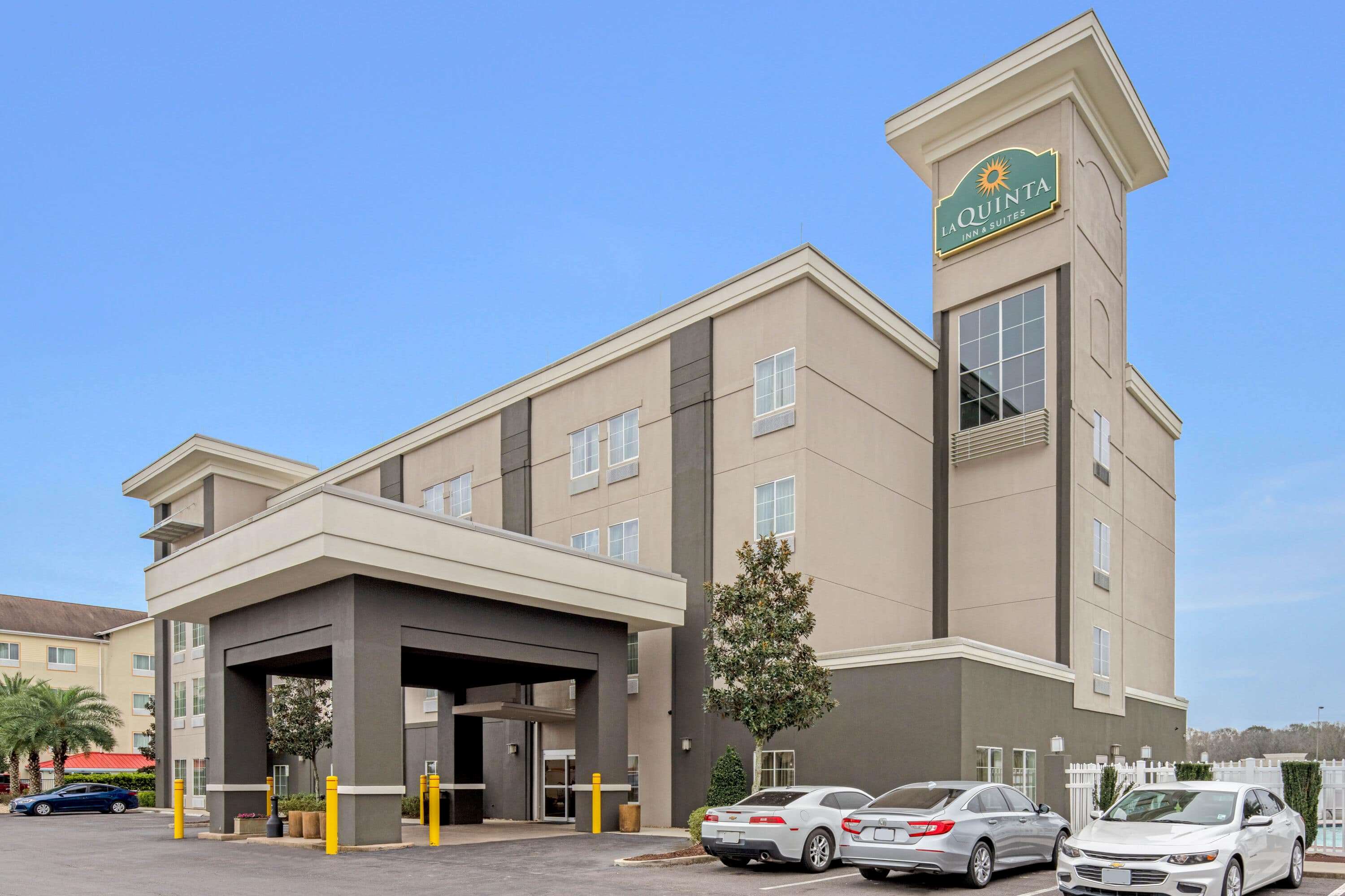 La Quinta Inn & Suites by Wyndham Gonzales LA