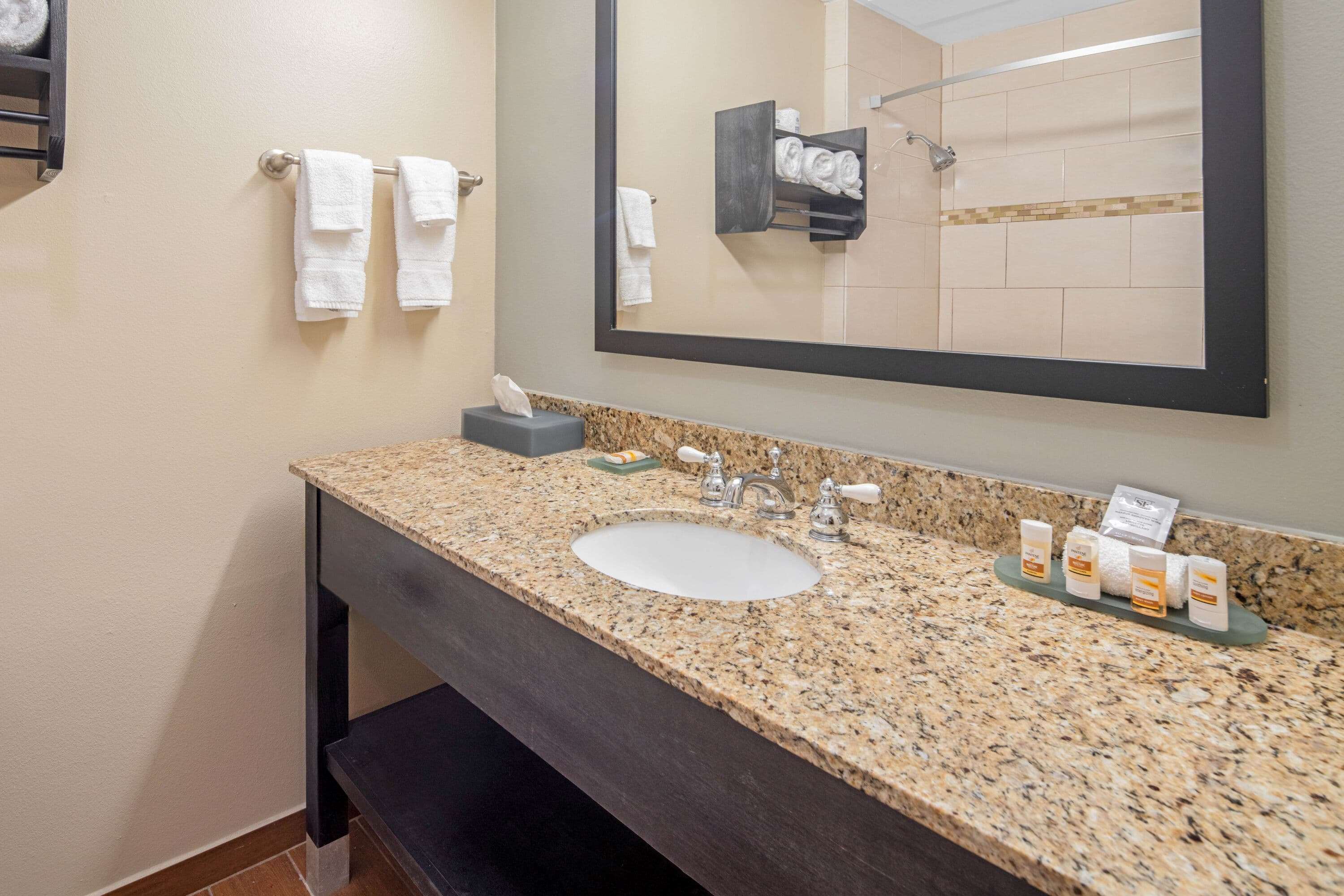La Quinta Inn & Suites by Wyndham Gonzales LA