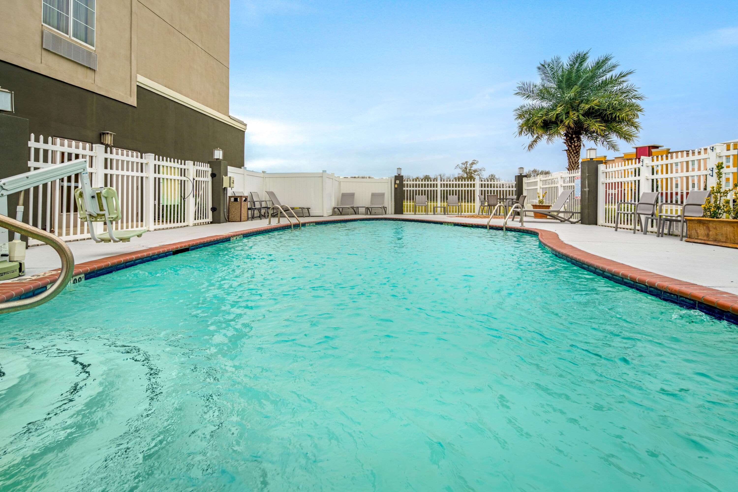La Quinta Inn & Suites by Wyndham Gonzales LA