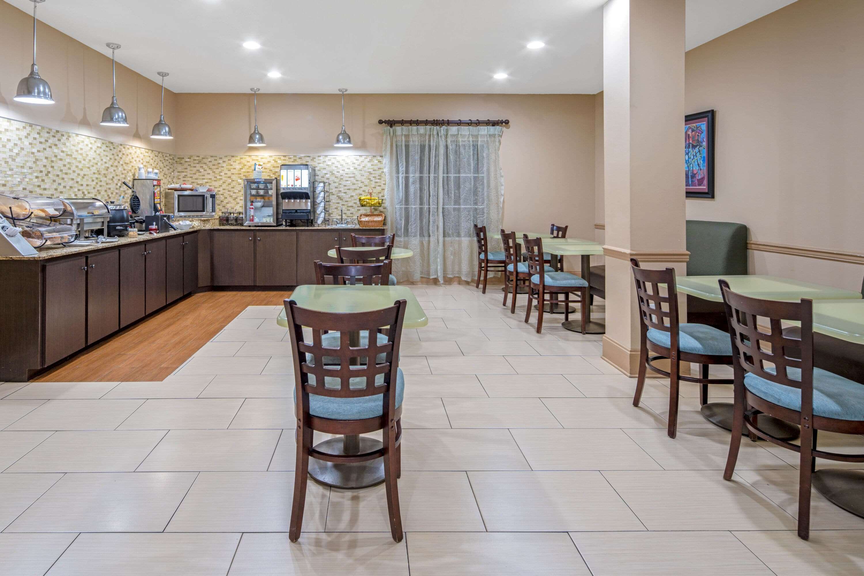 La Quinta Inn & Suites by Wyndham Gonzales LA