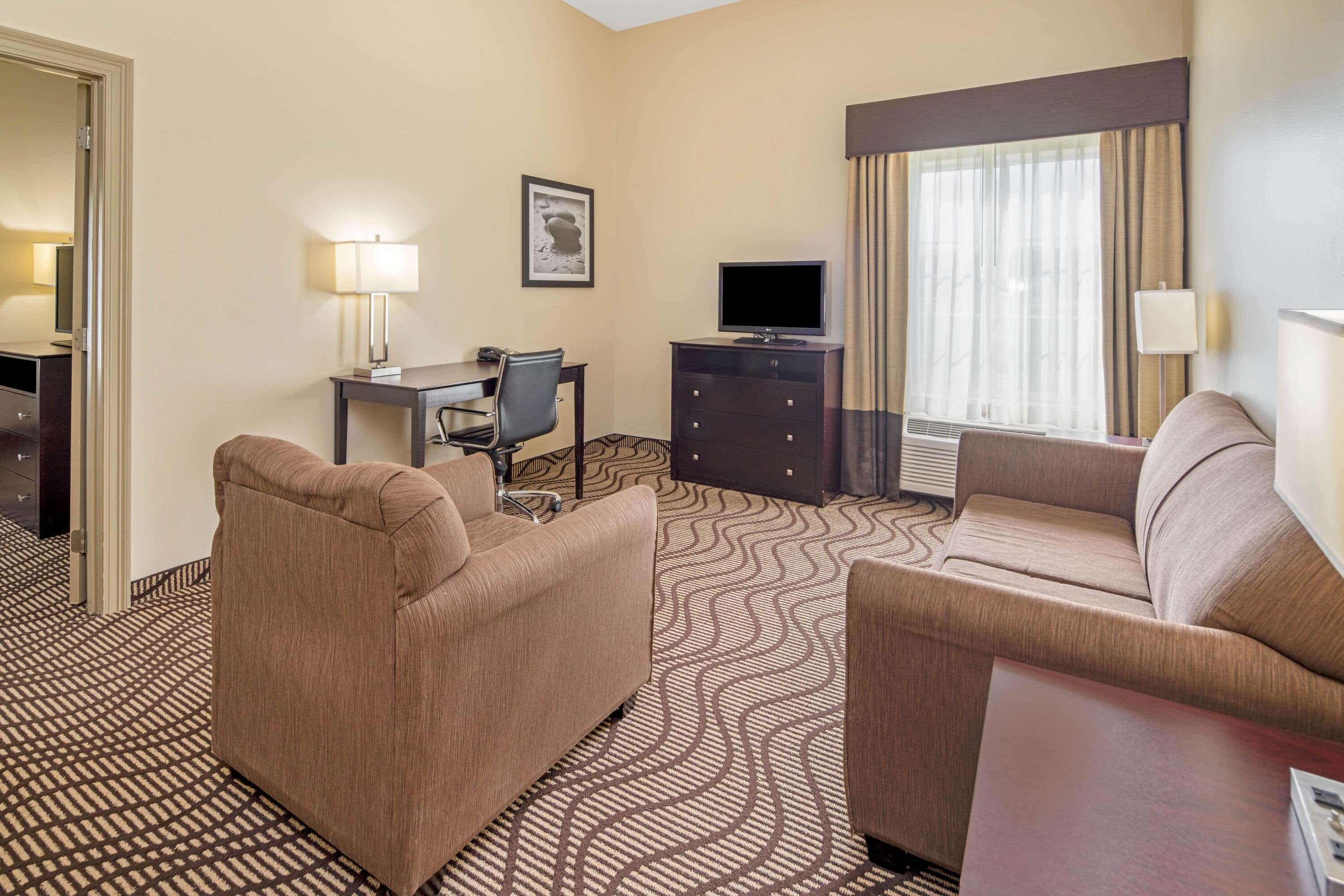 La Quinta Inn & Suites by Wyndham Gonzales LA