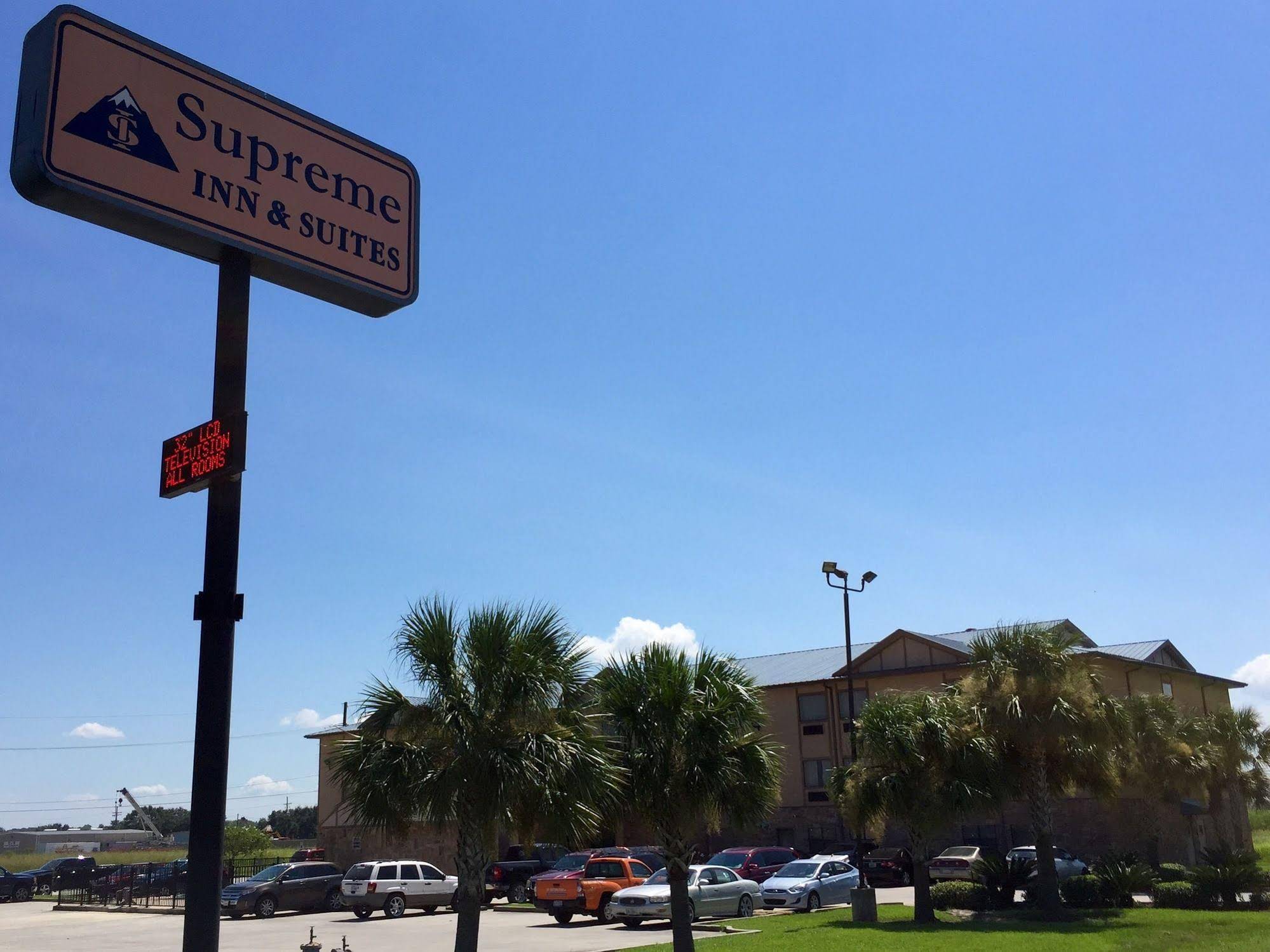 Quality Inn & Suites Near Tanger Outlet Mall
