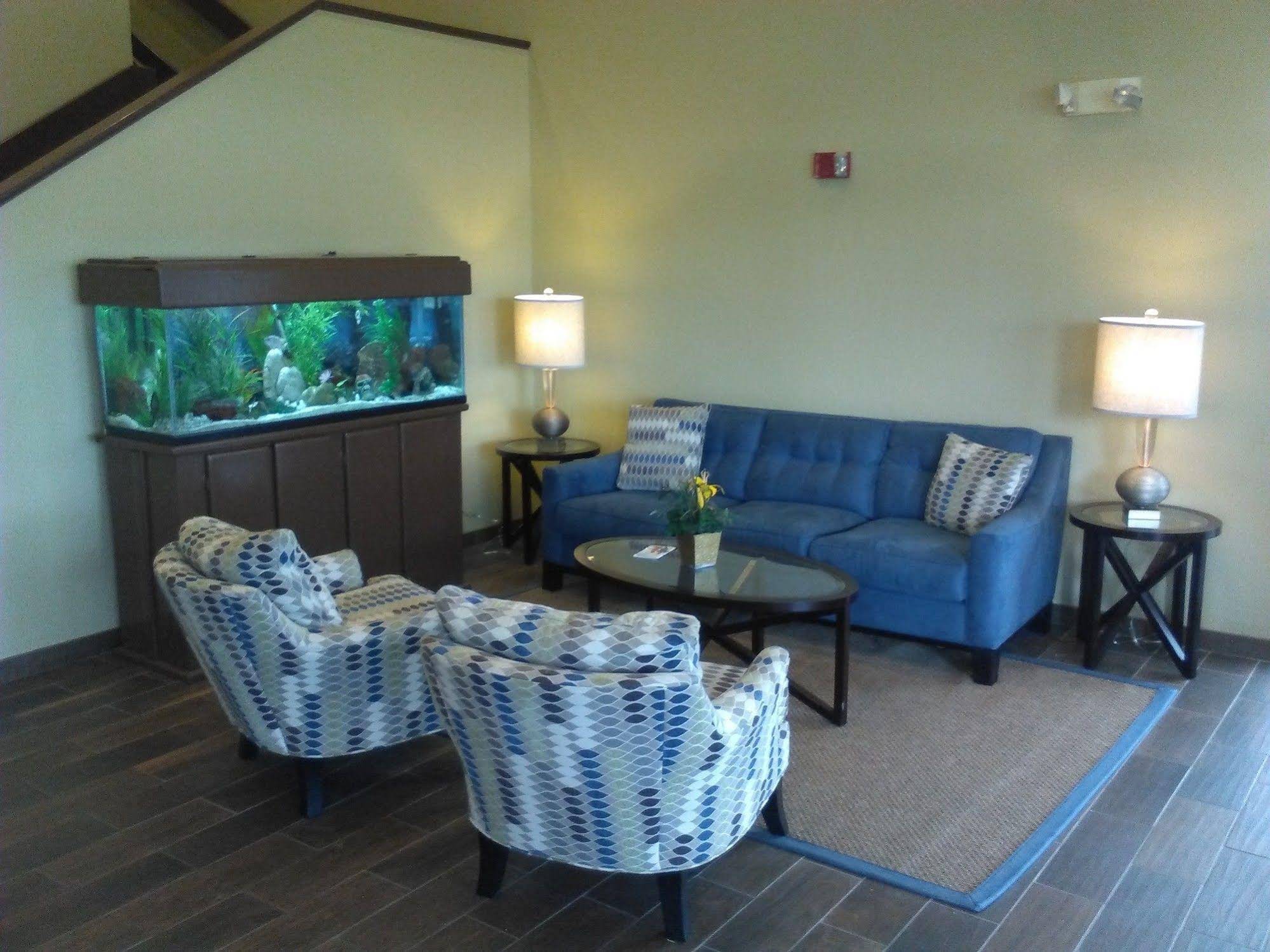 Quality Inn & Suites Near Tanger Outlet Mall