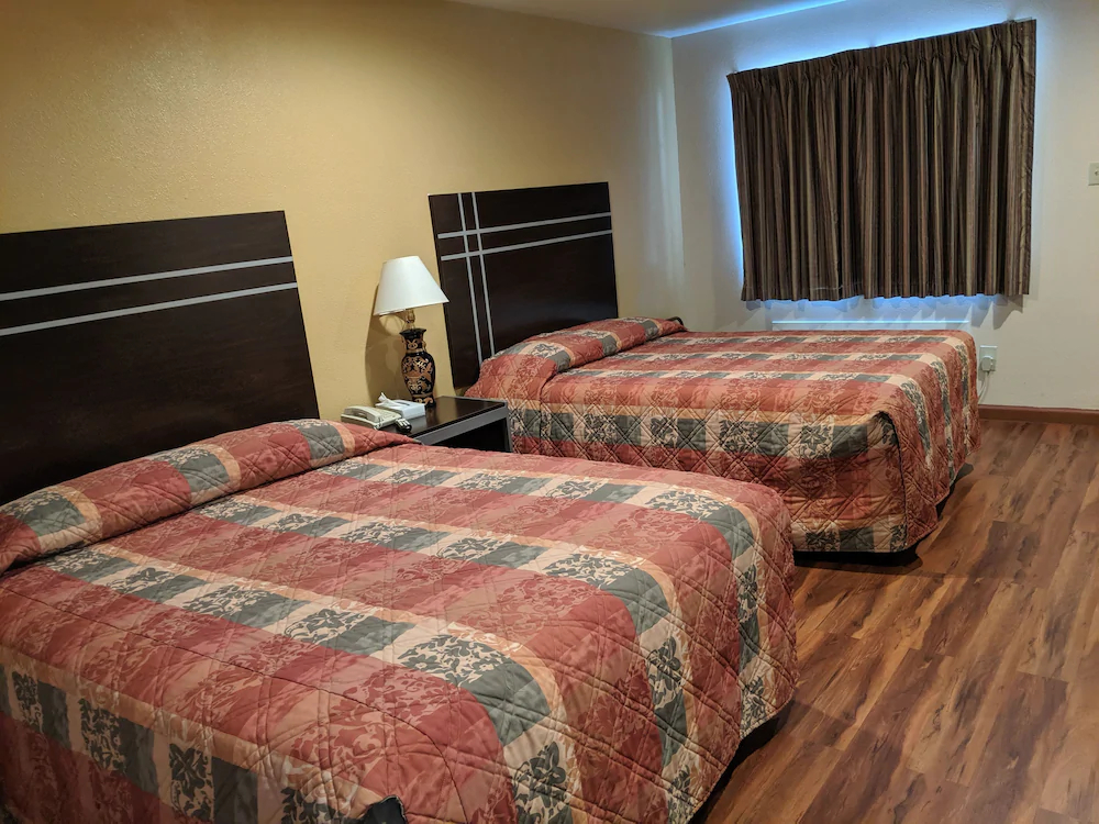 Colonial Inn