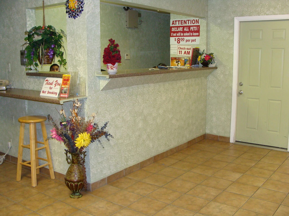 Colonial Inn