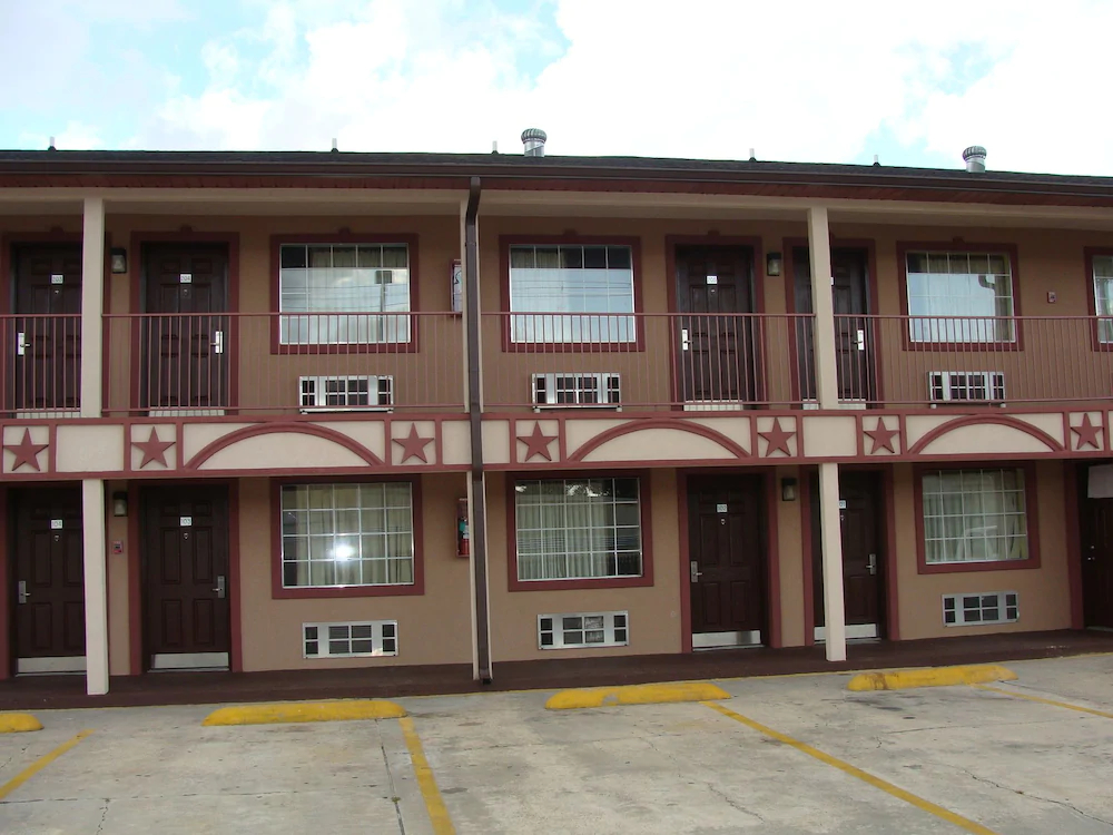 Colonial Inn