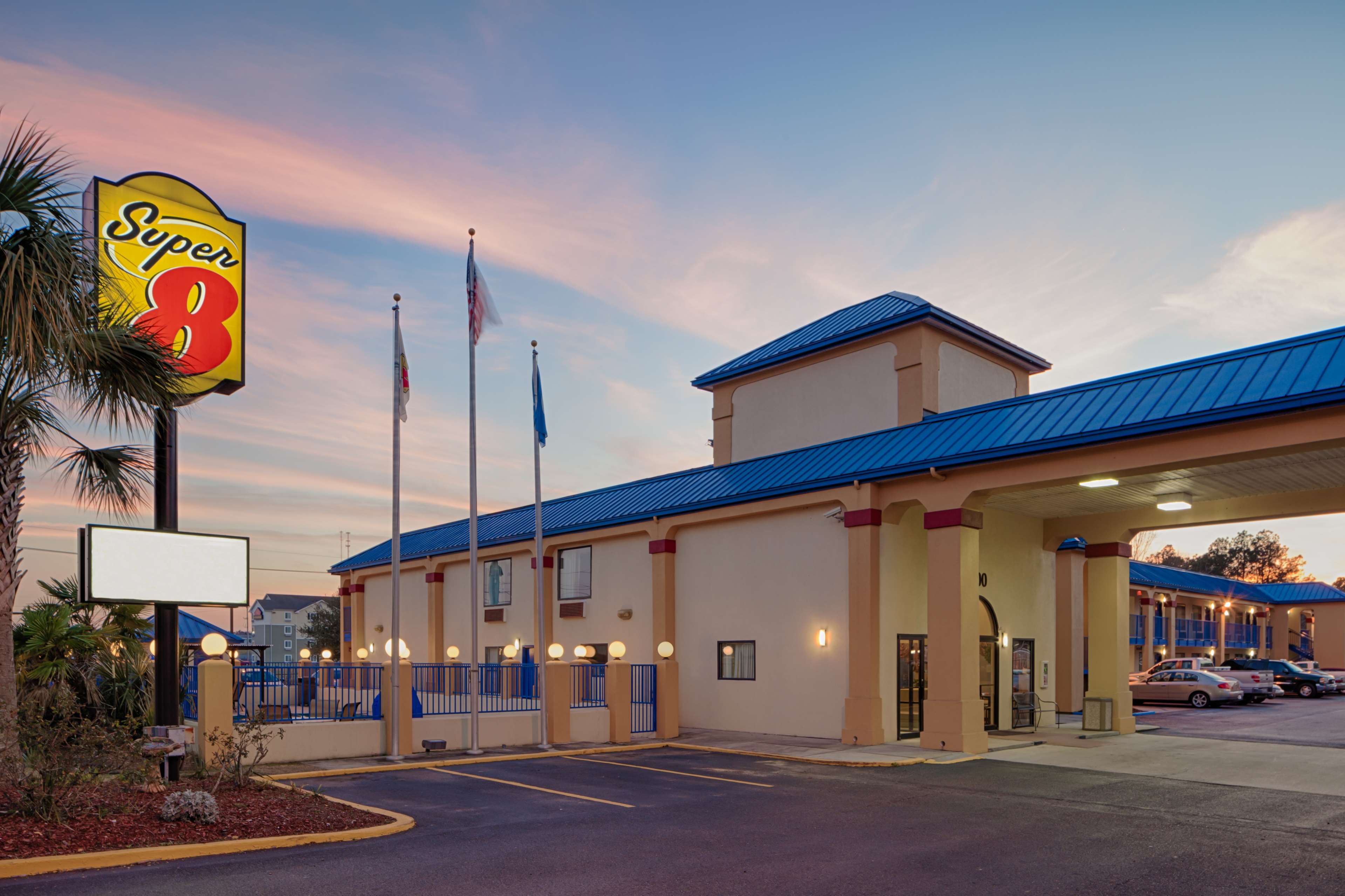 Super 8 by Wyndham Hammond