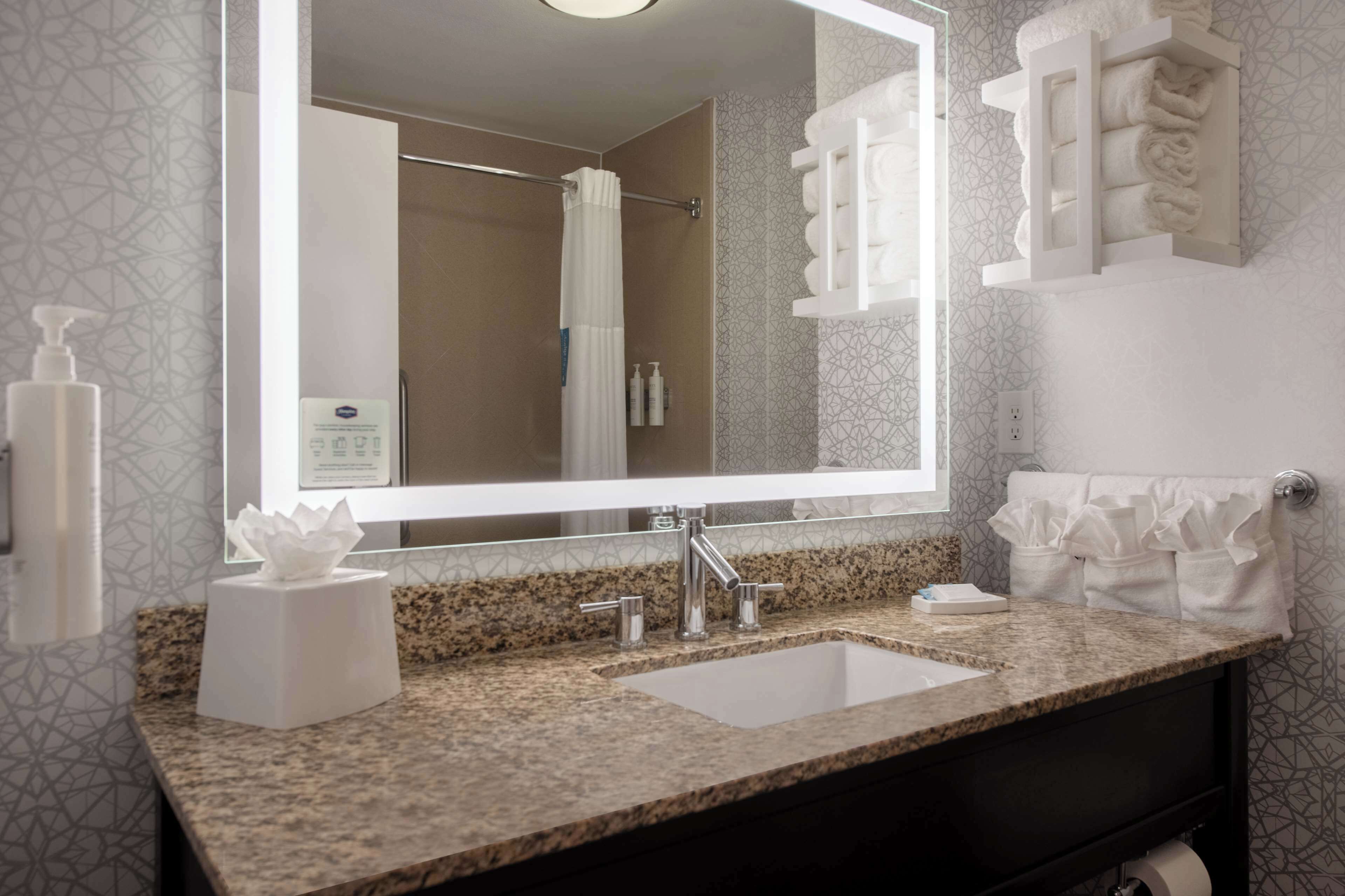Hampton Inn & Suites Harvey