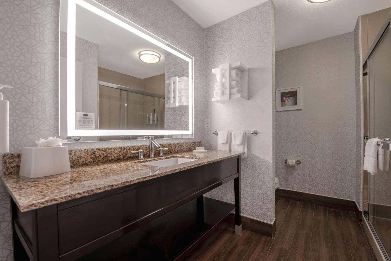 Hampton Inn & Suites Harvey