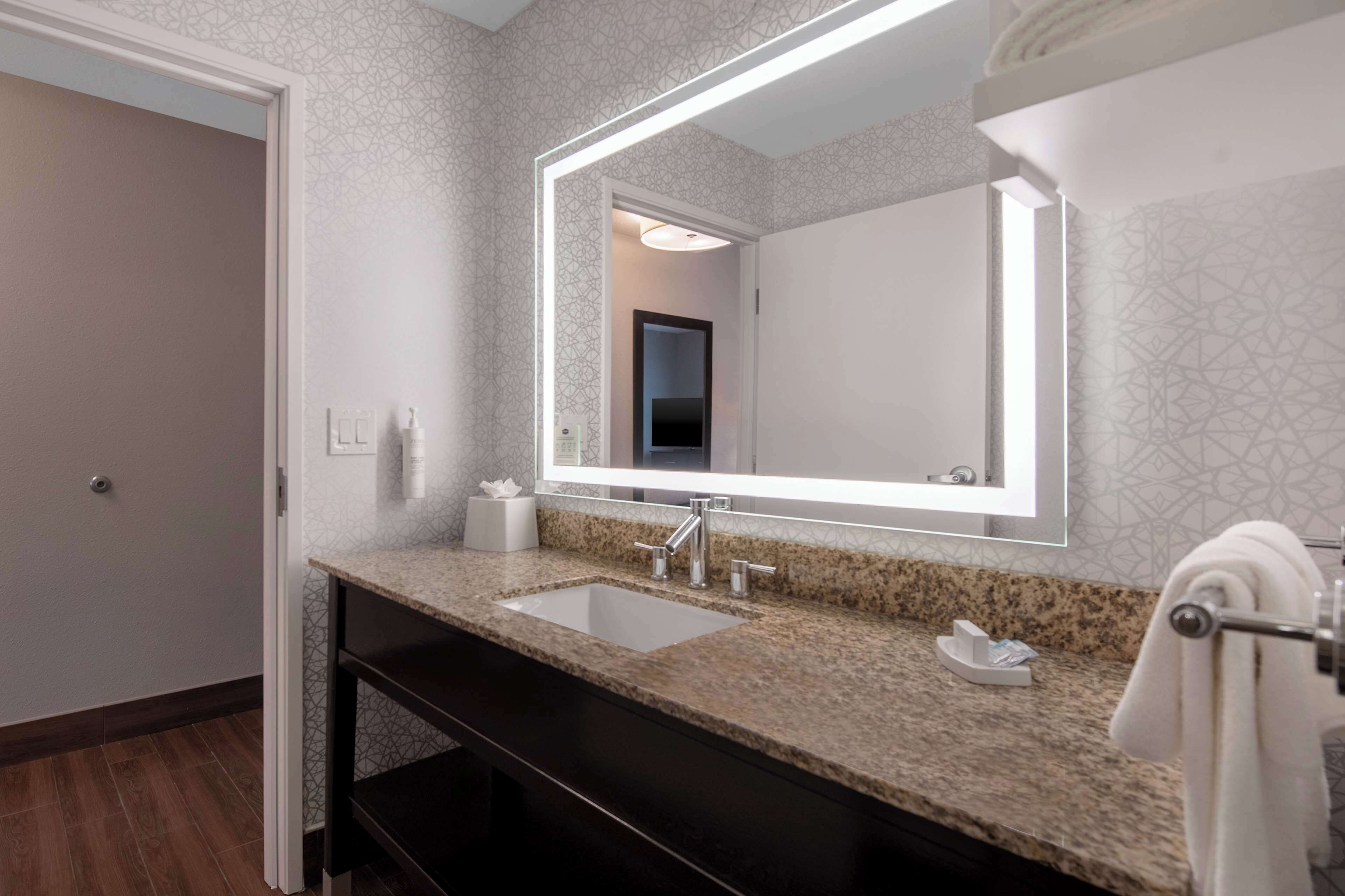 Hampton Inn & Suites Harvey