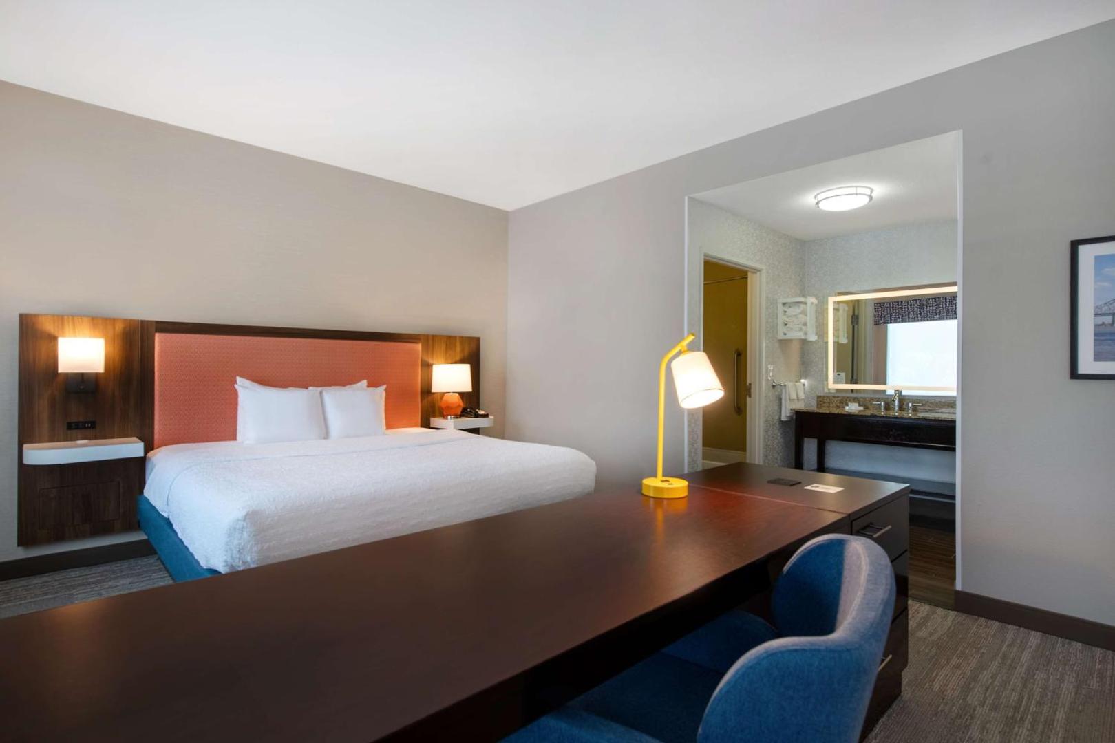 Hampton Inn & Suites Harvey