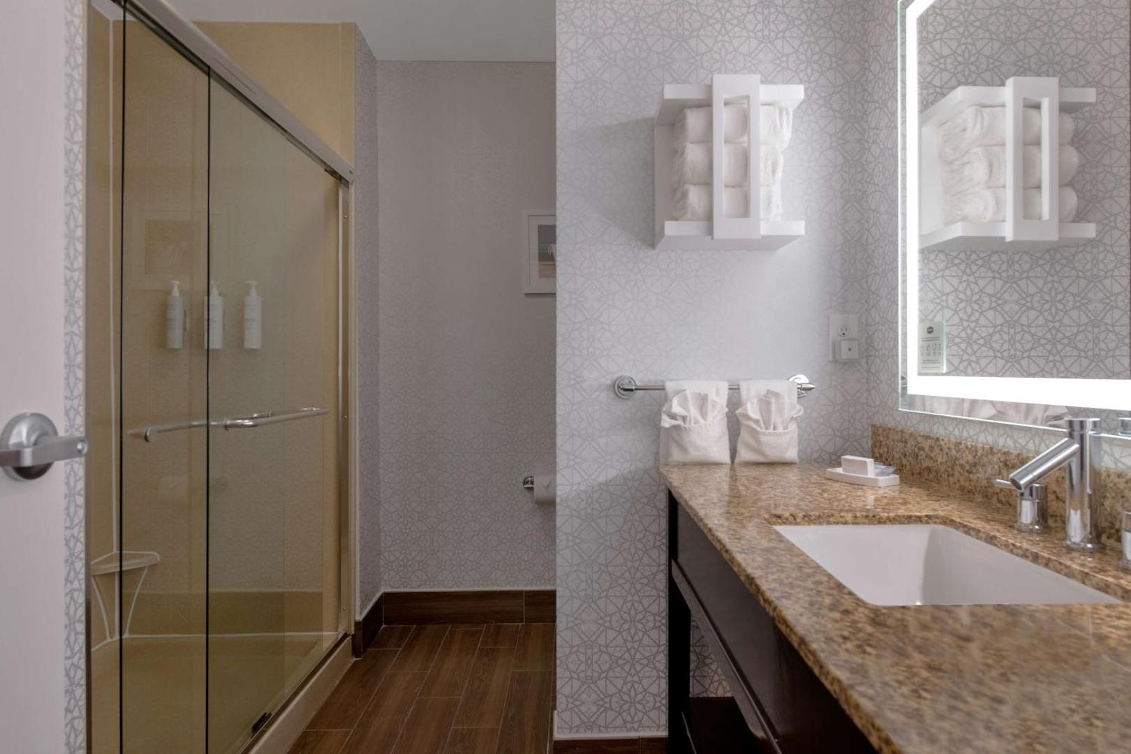 Hampton Inn & Suites Harvey
