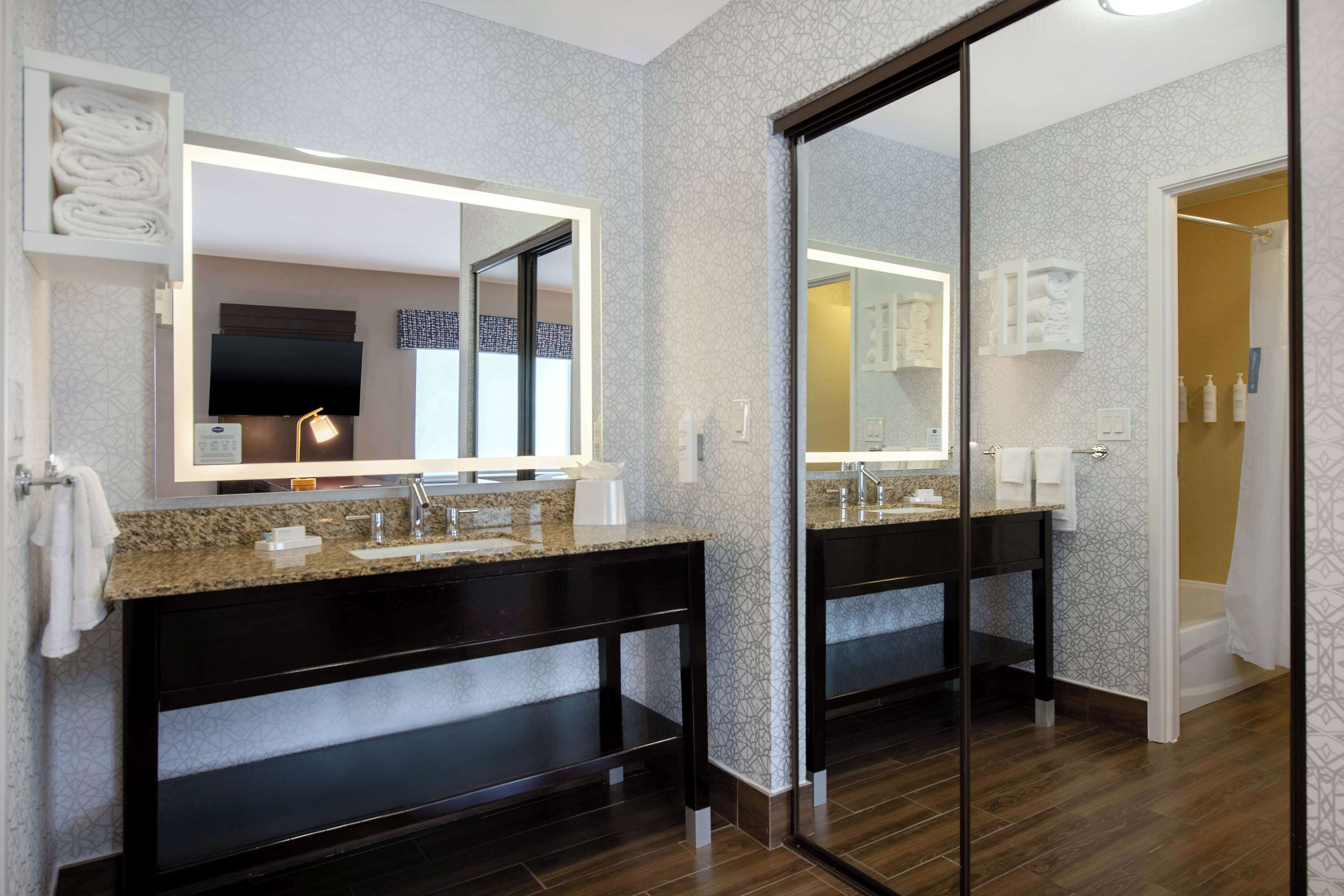 Hampton Inn & Suites Harvey