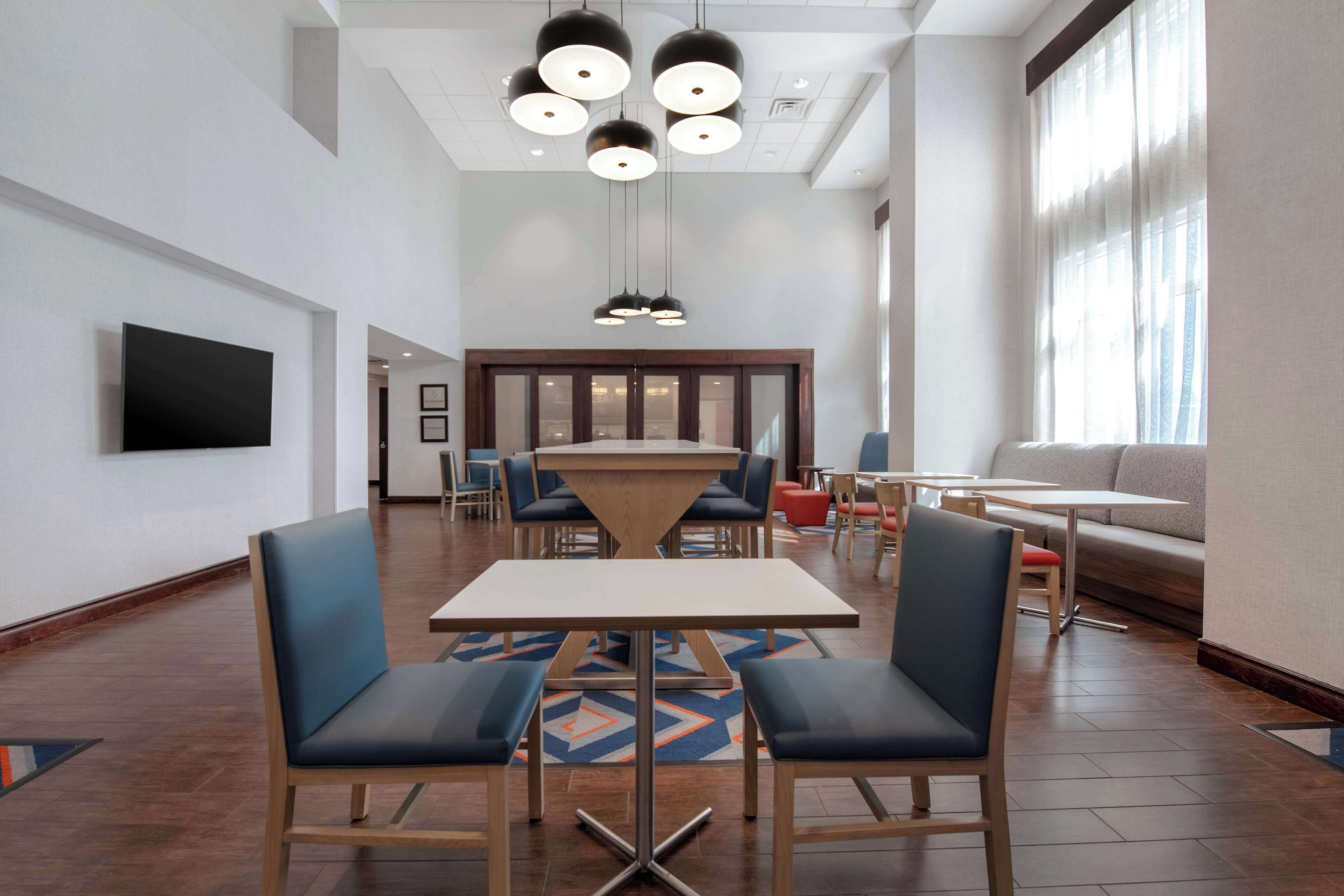 Hampton Inn & Suites Harvey