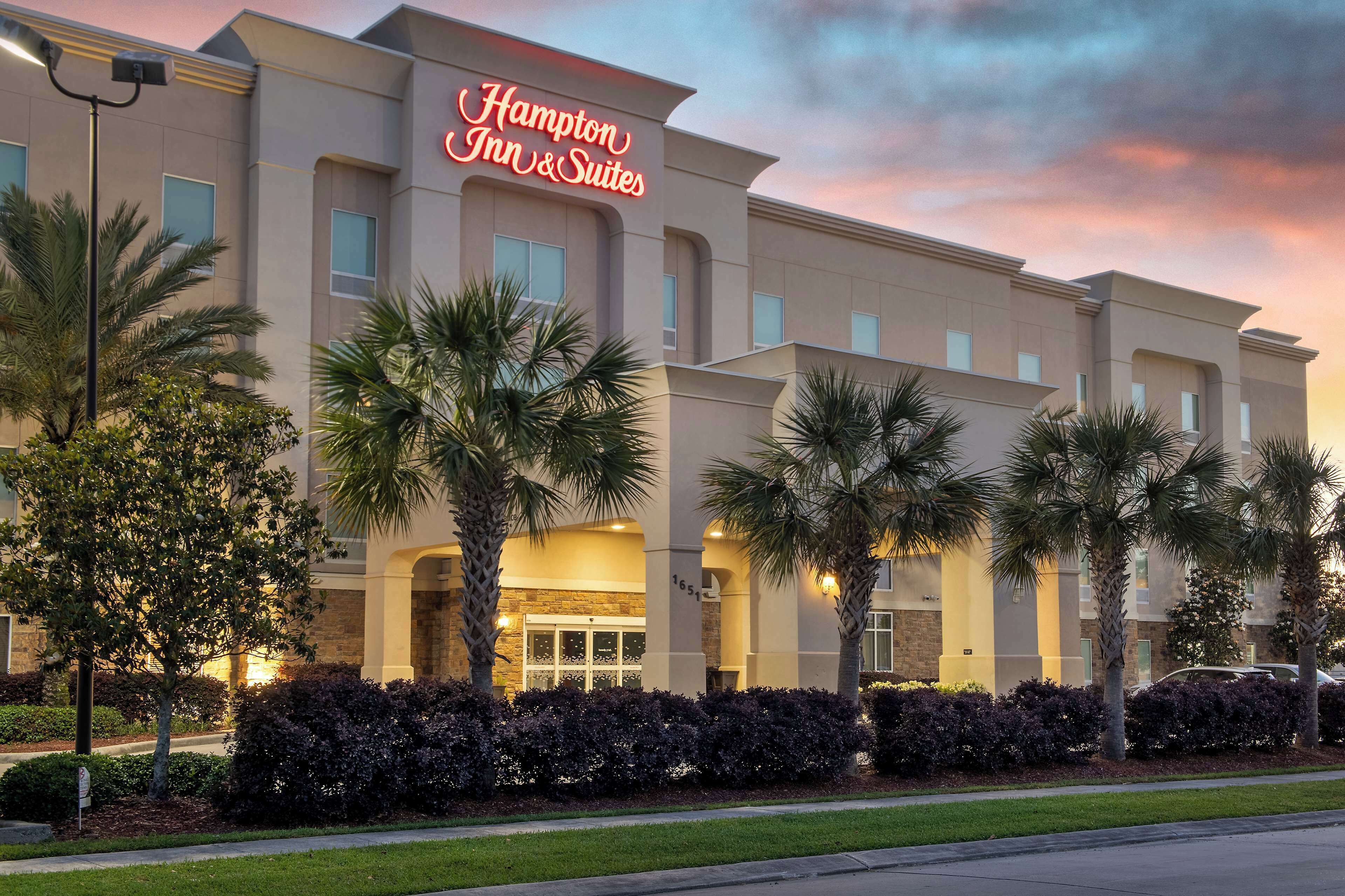 Hampton Inn & Suites Harvey