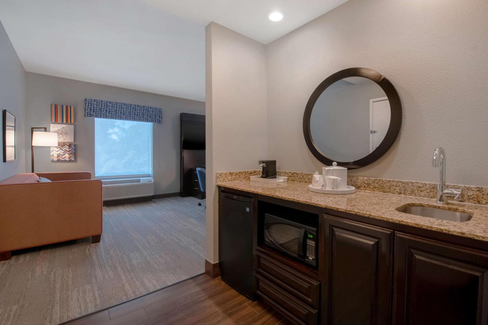 Hampton Inn & Suites Harvey