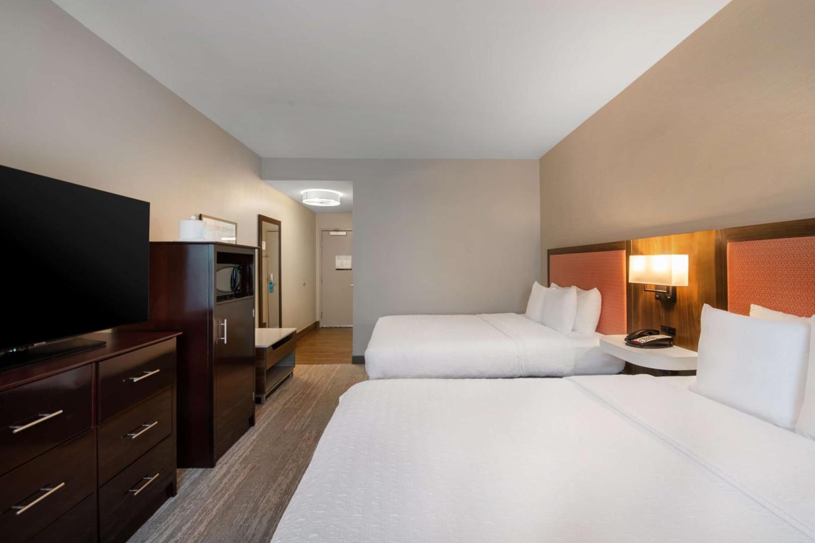 Hampton Inn & Suites Harvey