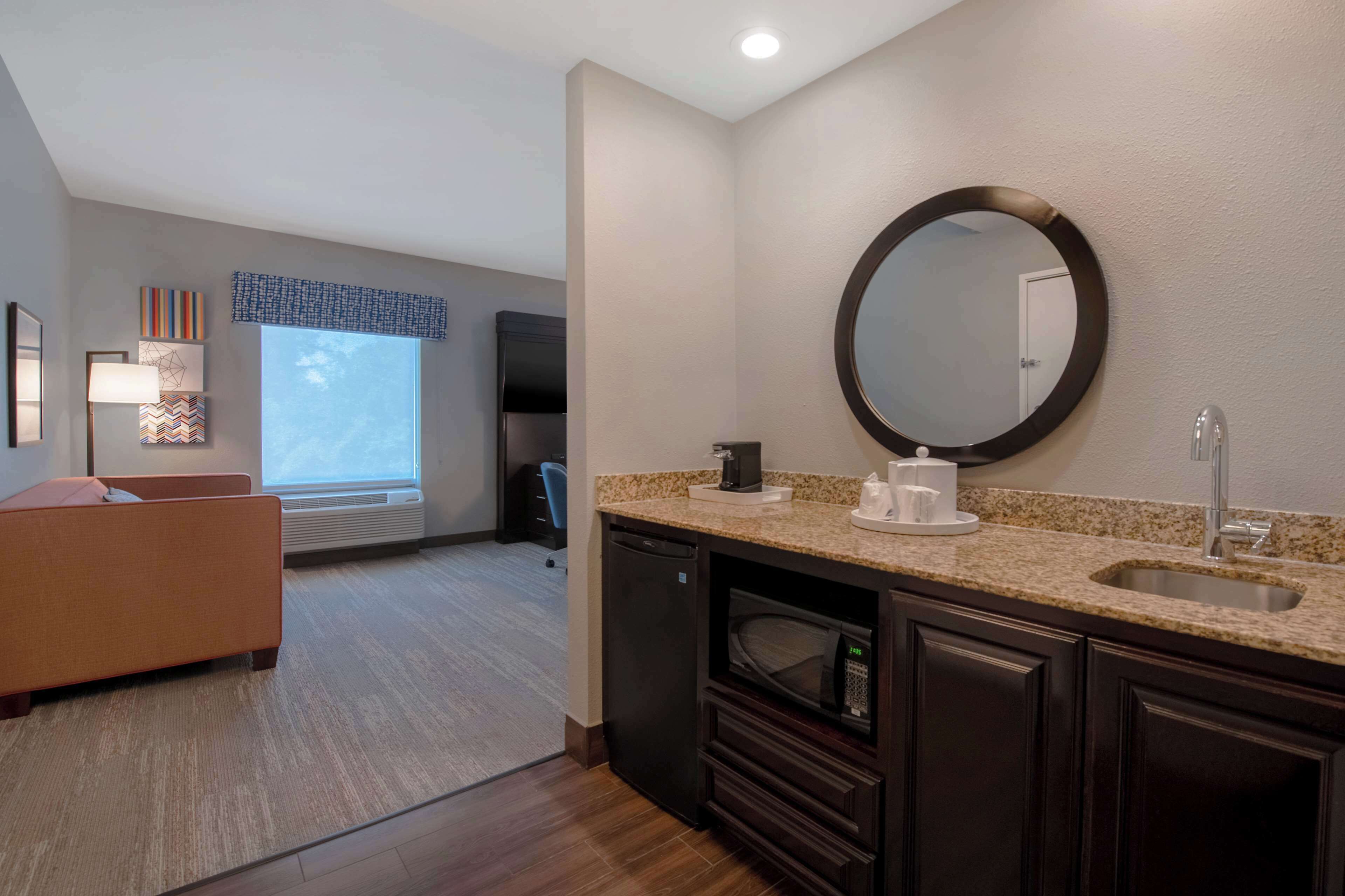 Hampton Inn & Suites Harvey