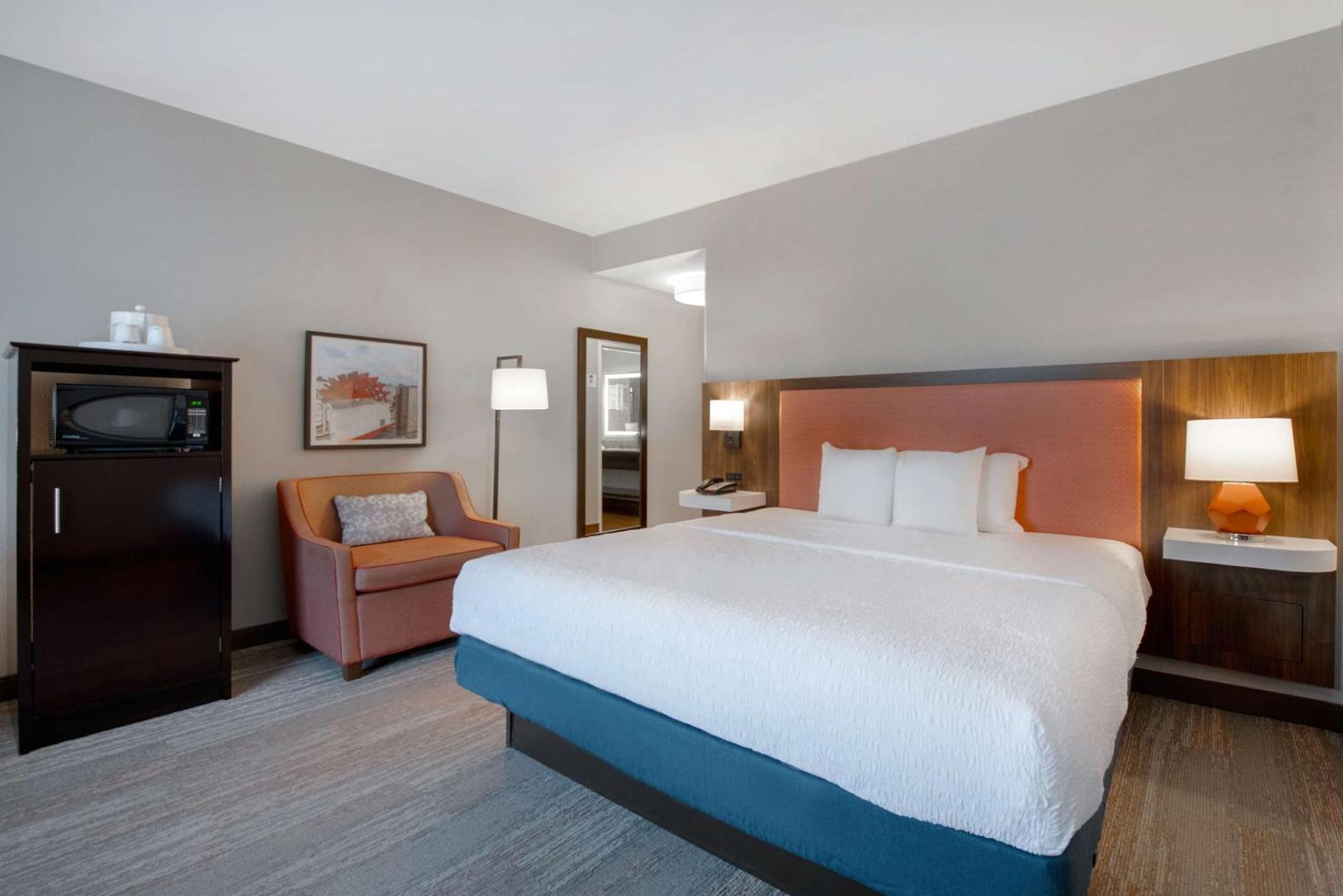 Hampton Inn & Suites Harvey