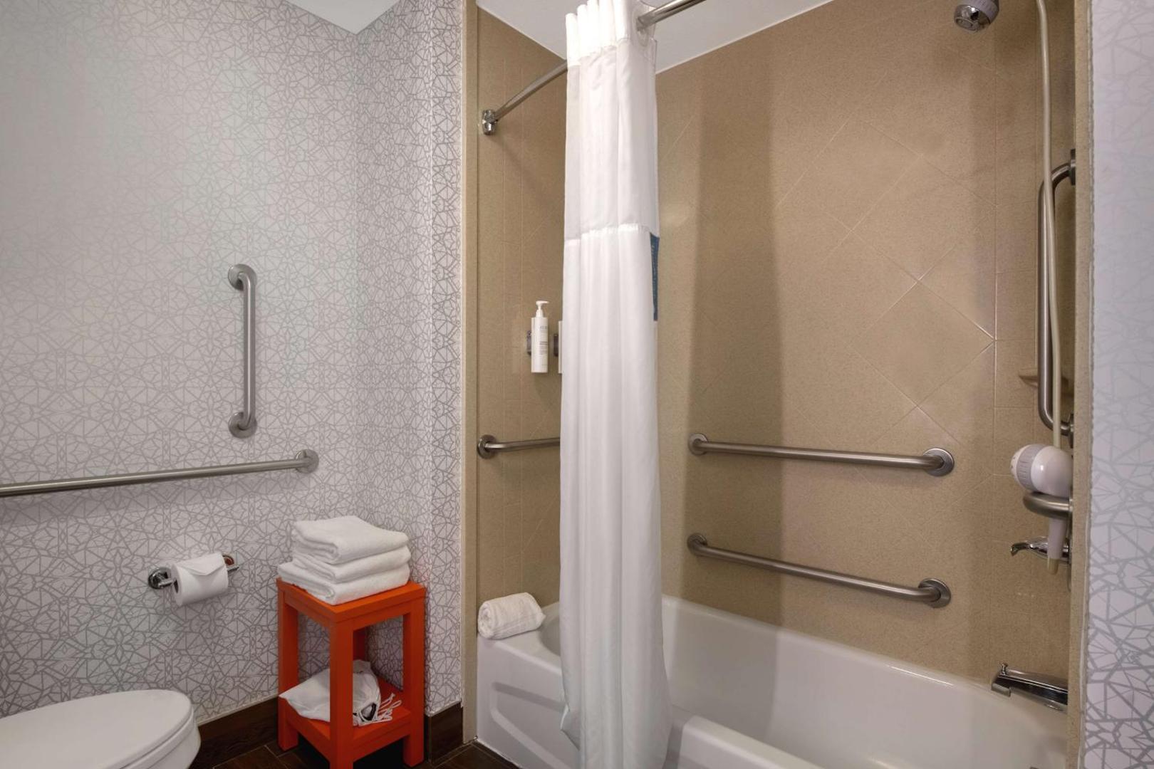 Hampton Inn & Suites Harvey