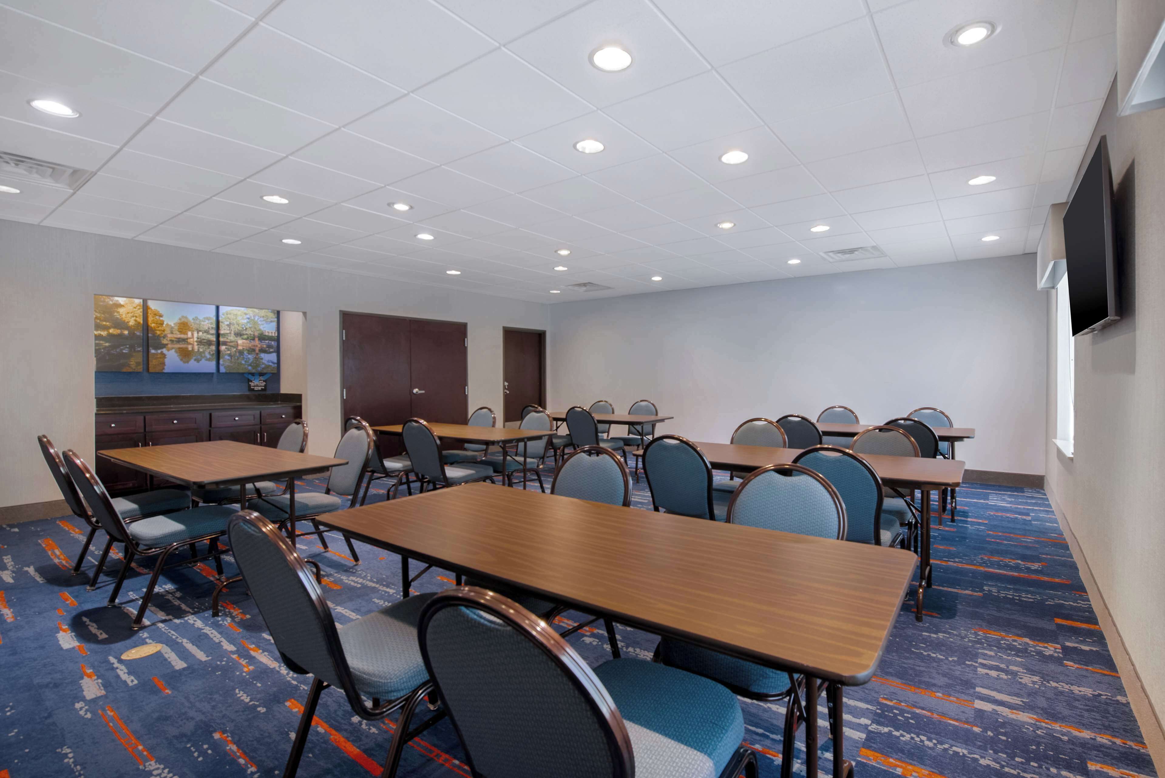Hampton Inn & Suites Harvey