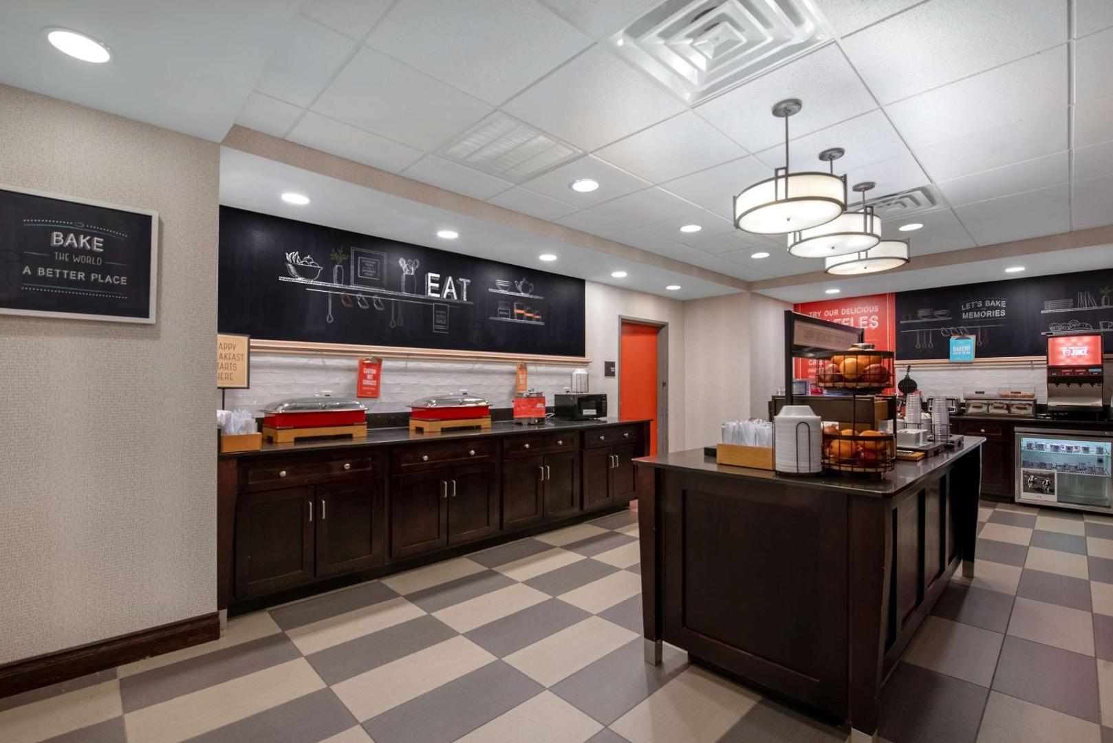 Hampton Inn & Suites Harvey
