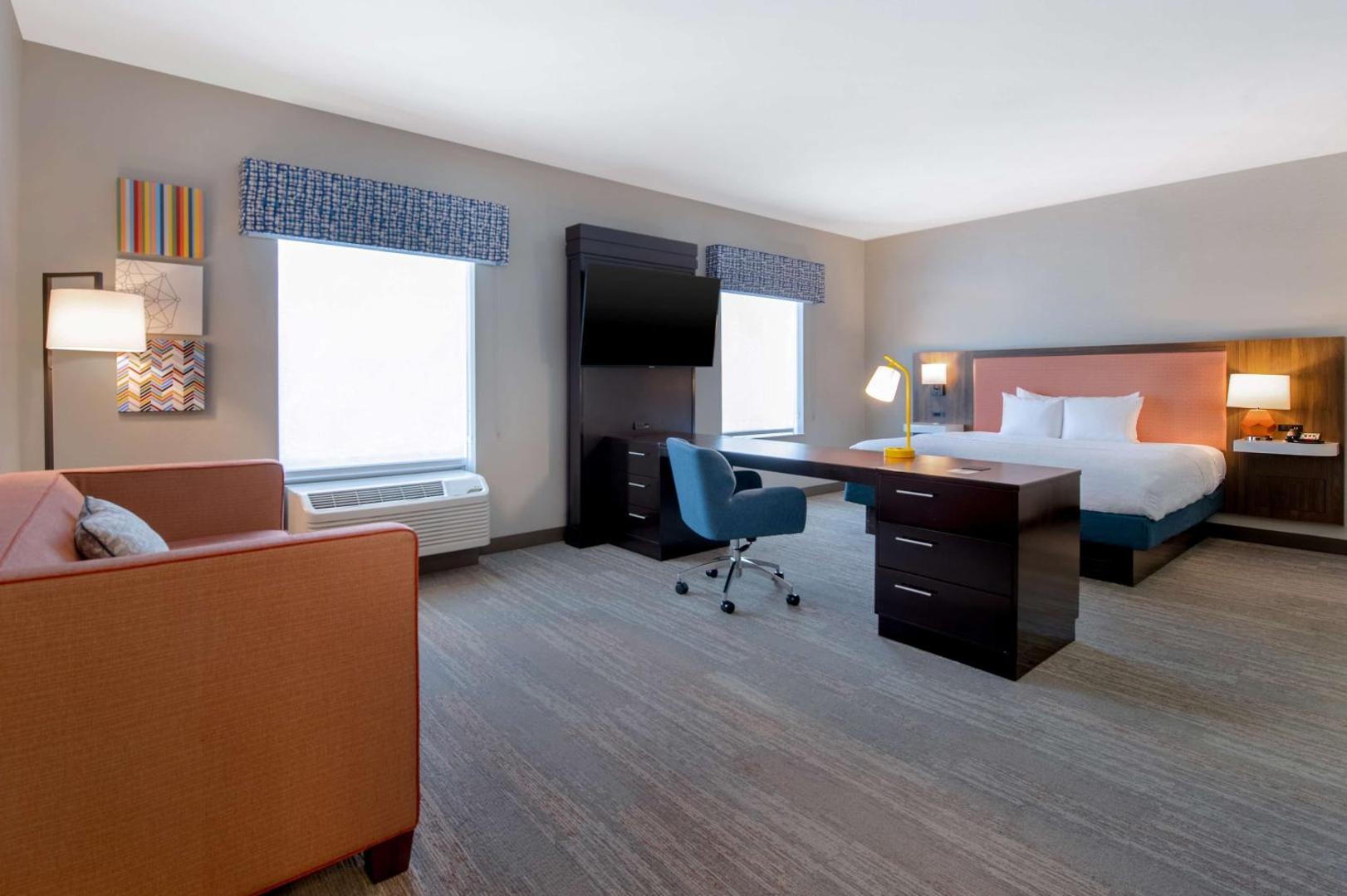 Hampton Inn & Suites Harvey