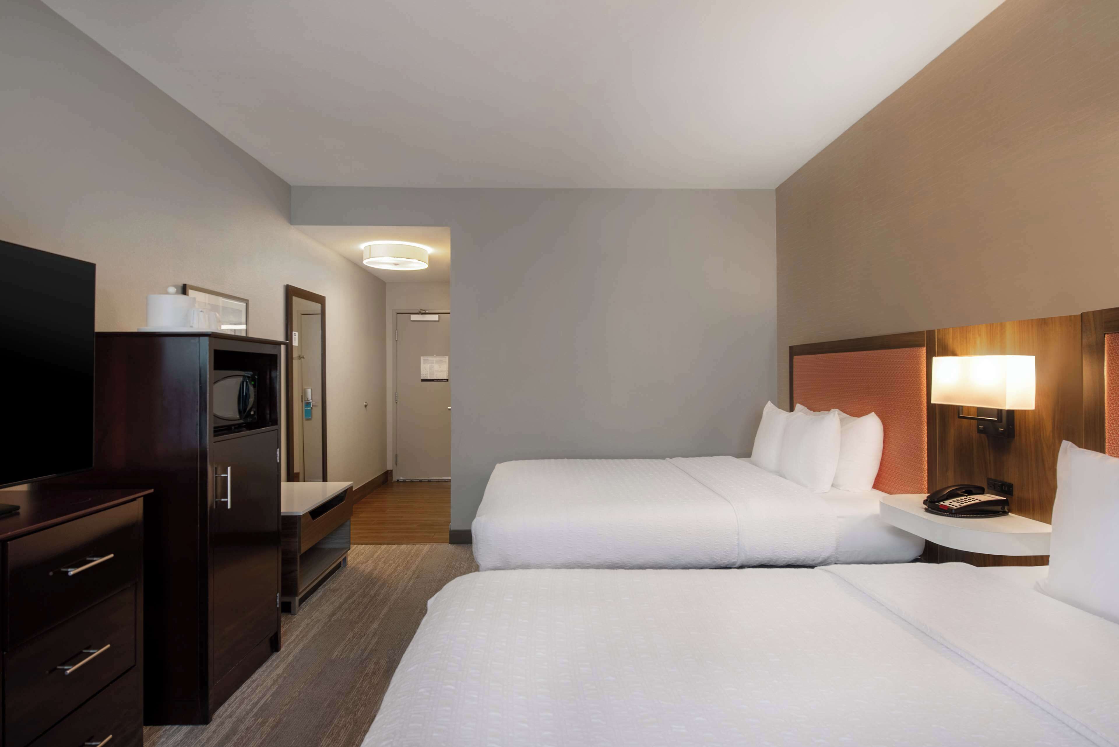 Hampton Inn & Suites Harvey