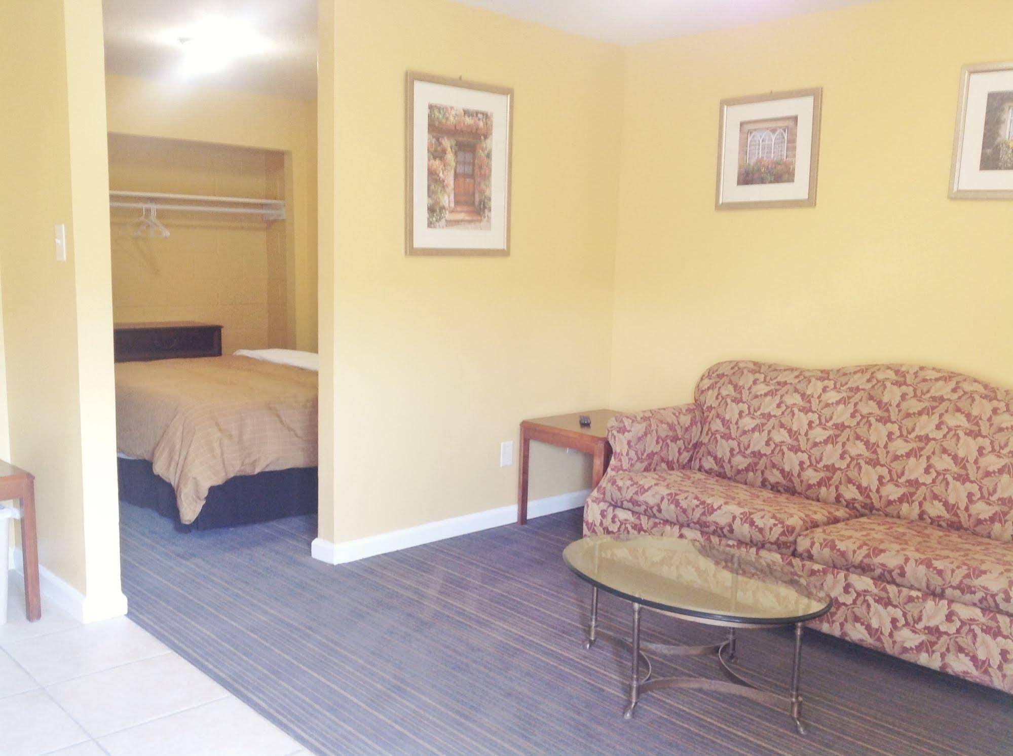 Jefferson Inn & Suites