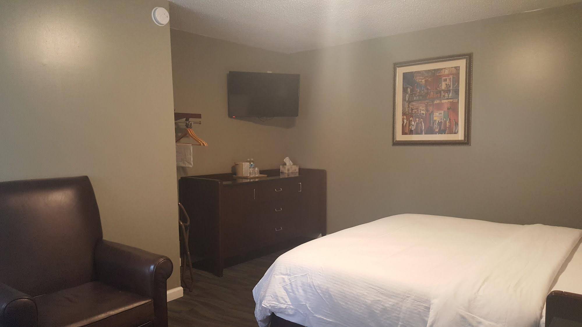 Jefferson Inn & Suites