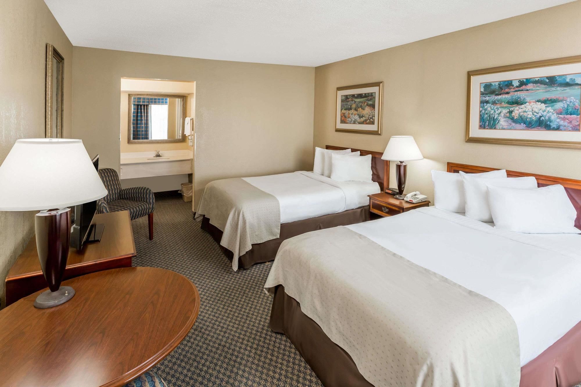 Days Inn by Wyndham Jennings