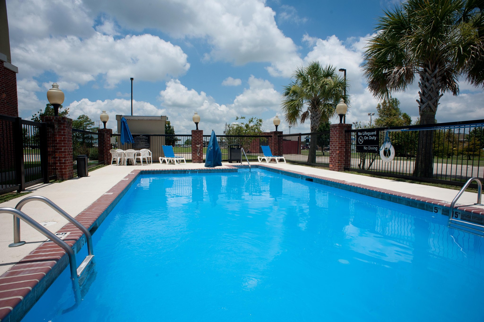 Hampton Inn & Suites Jennings