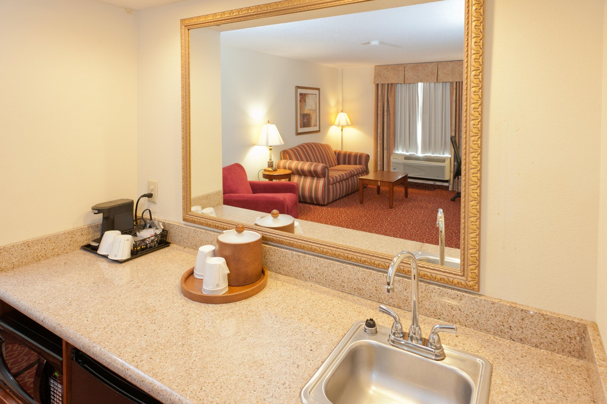 Hampton Inn & Suites Jennings