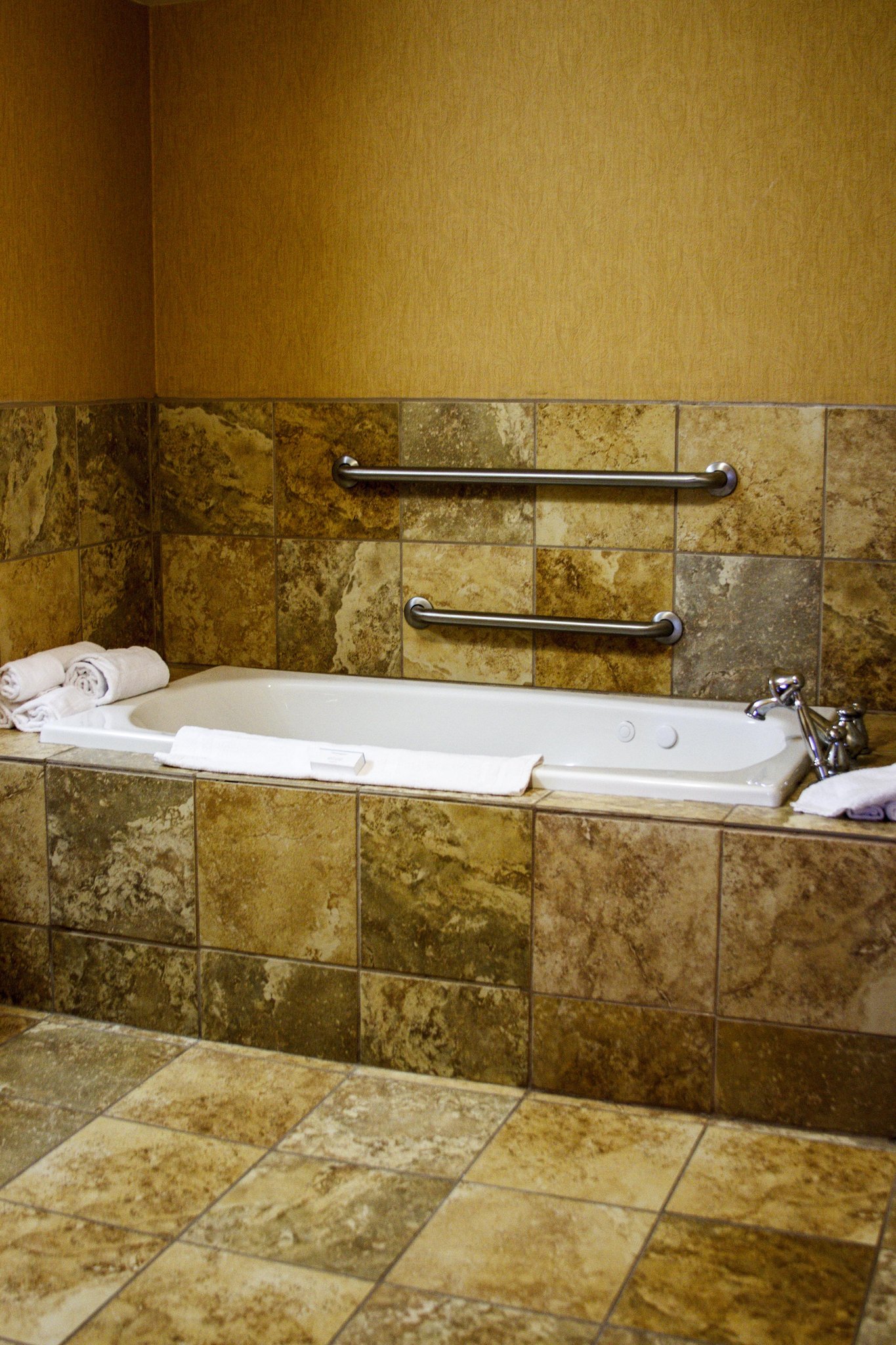 Hampton Inn & Suites Jennings
