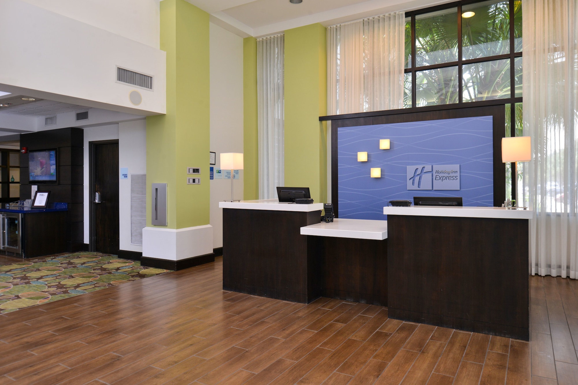 Holiday Inn Express Hotel & Suites New Orleans Airport South