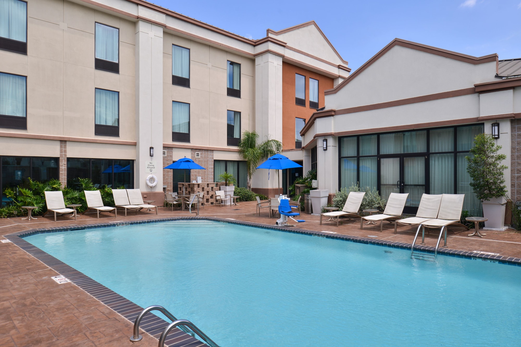 Holiday Inn Express Hotel & Suites New Orleans Airport South