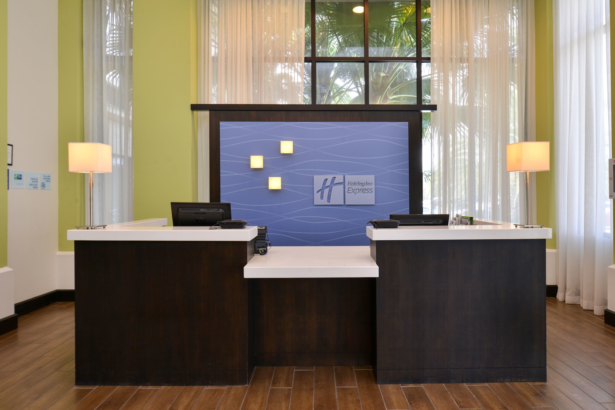 Holiday Inn Express Hotel & Suites New Orleans Airport South