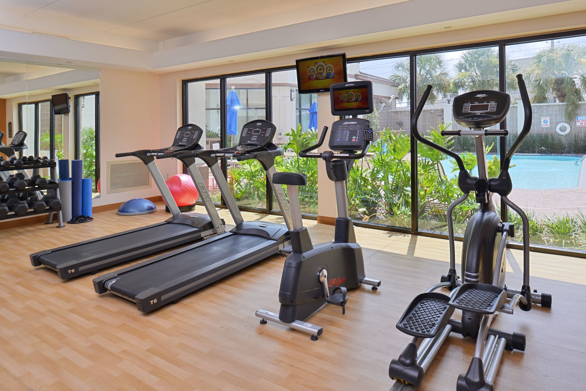 Holiday Inn Express Hotel & Suites New Orleans Airport South