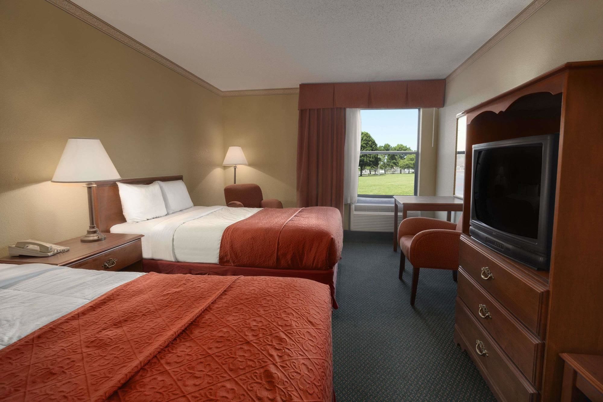 Hotel Kinder Express Near Coushatta Resort