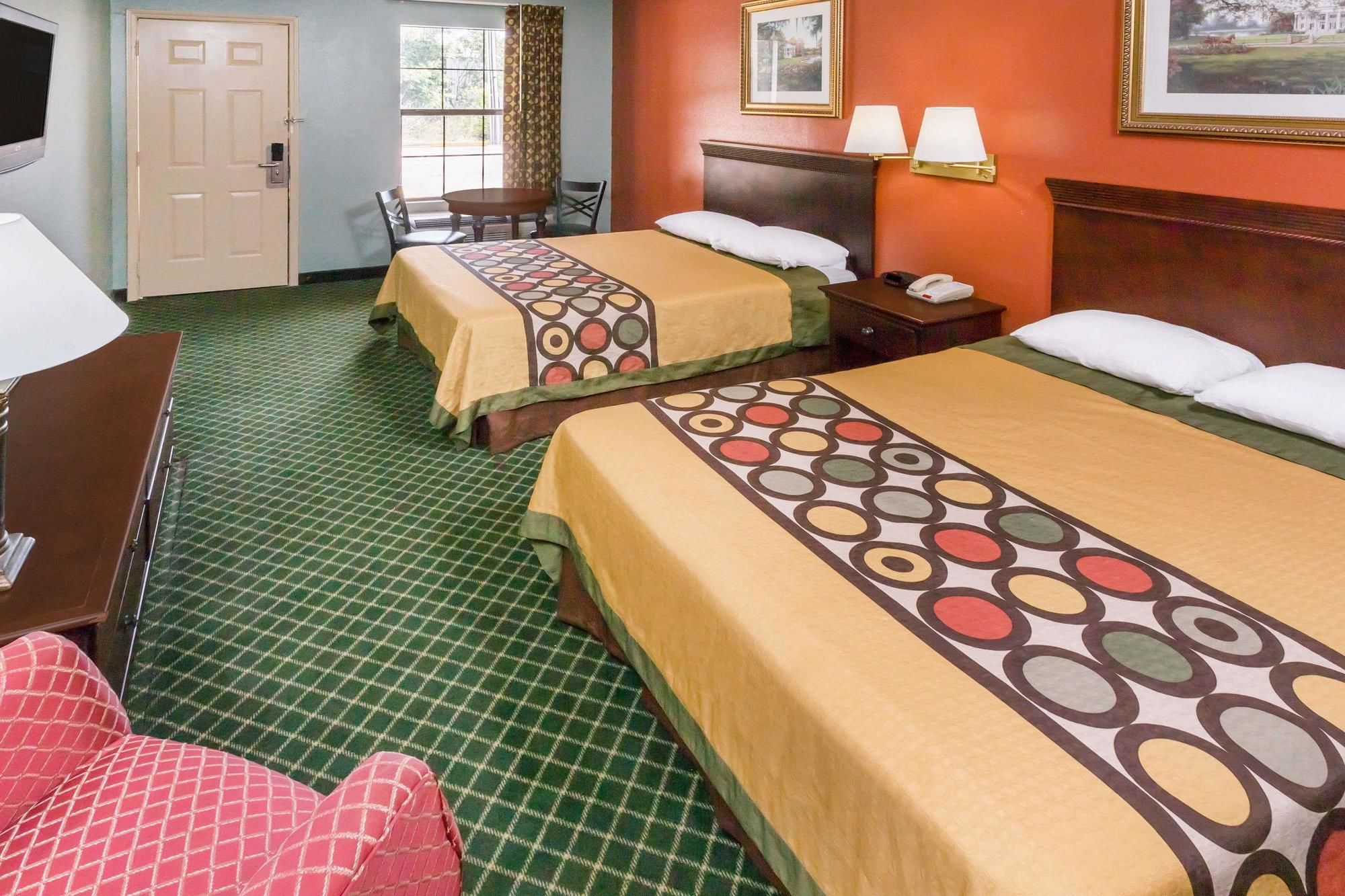 Super 8 by Wyndham Kinder LA