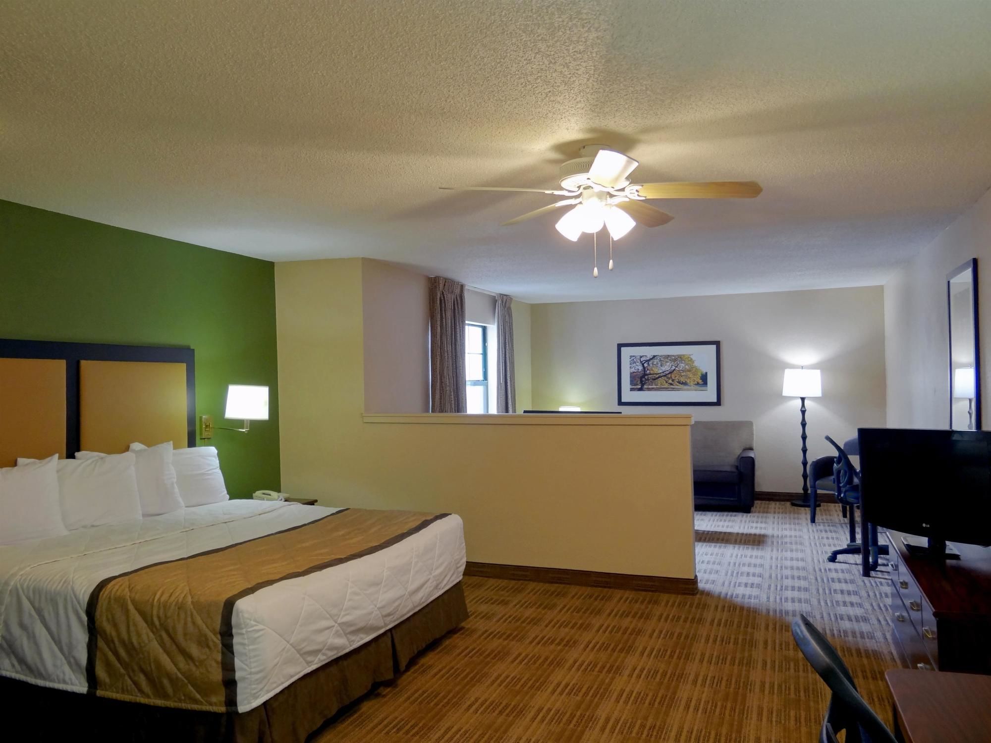 Extended Stay America Select Suites Lafayette Airport
