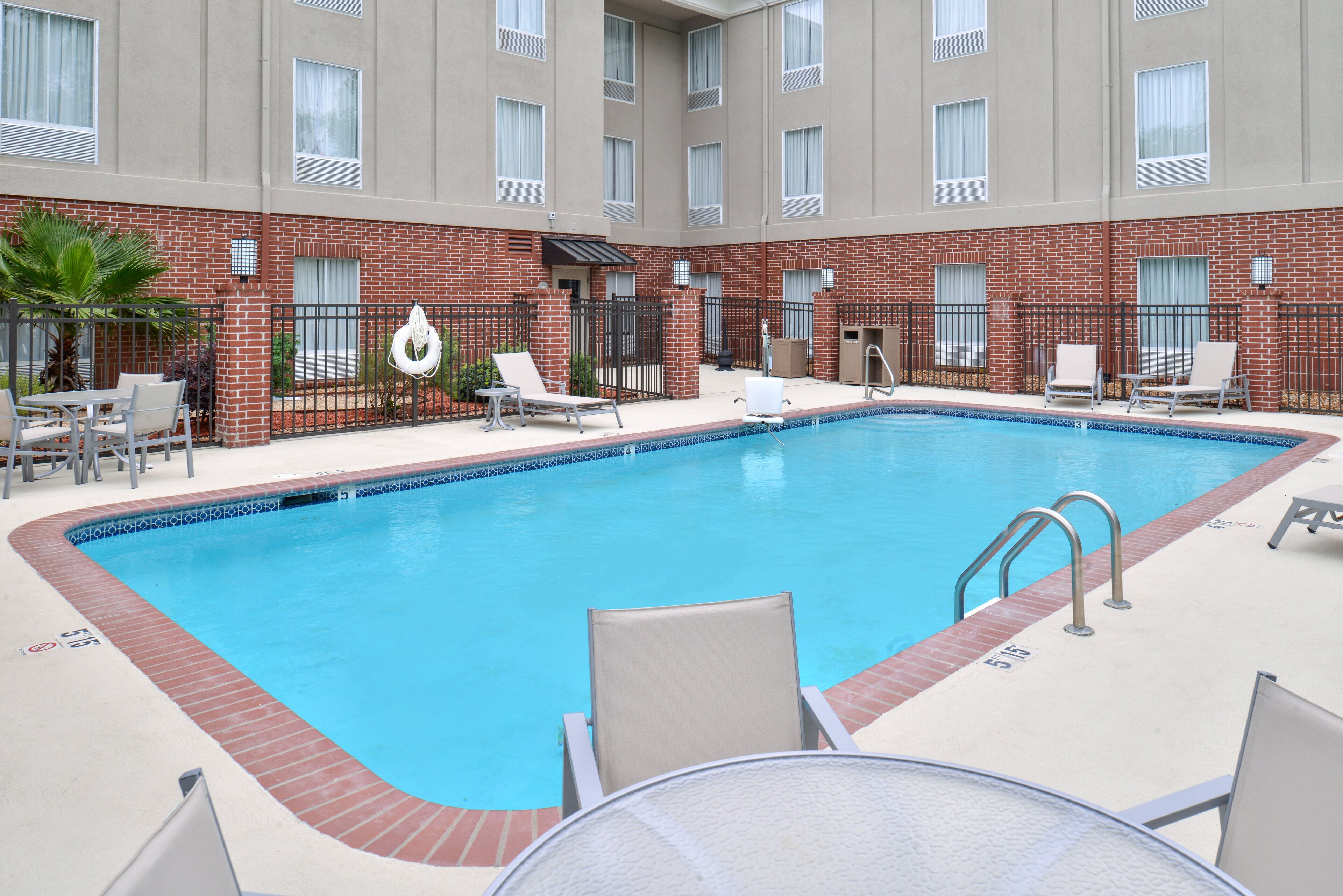 Holiday Inn Express & Suites Lafayette