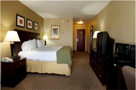 Holiday Inn Express & Suites Lafayette