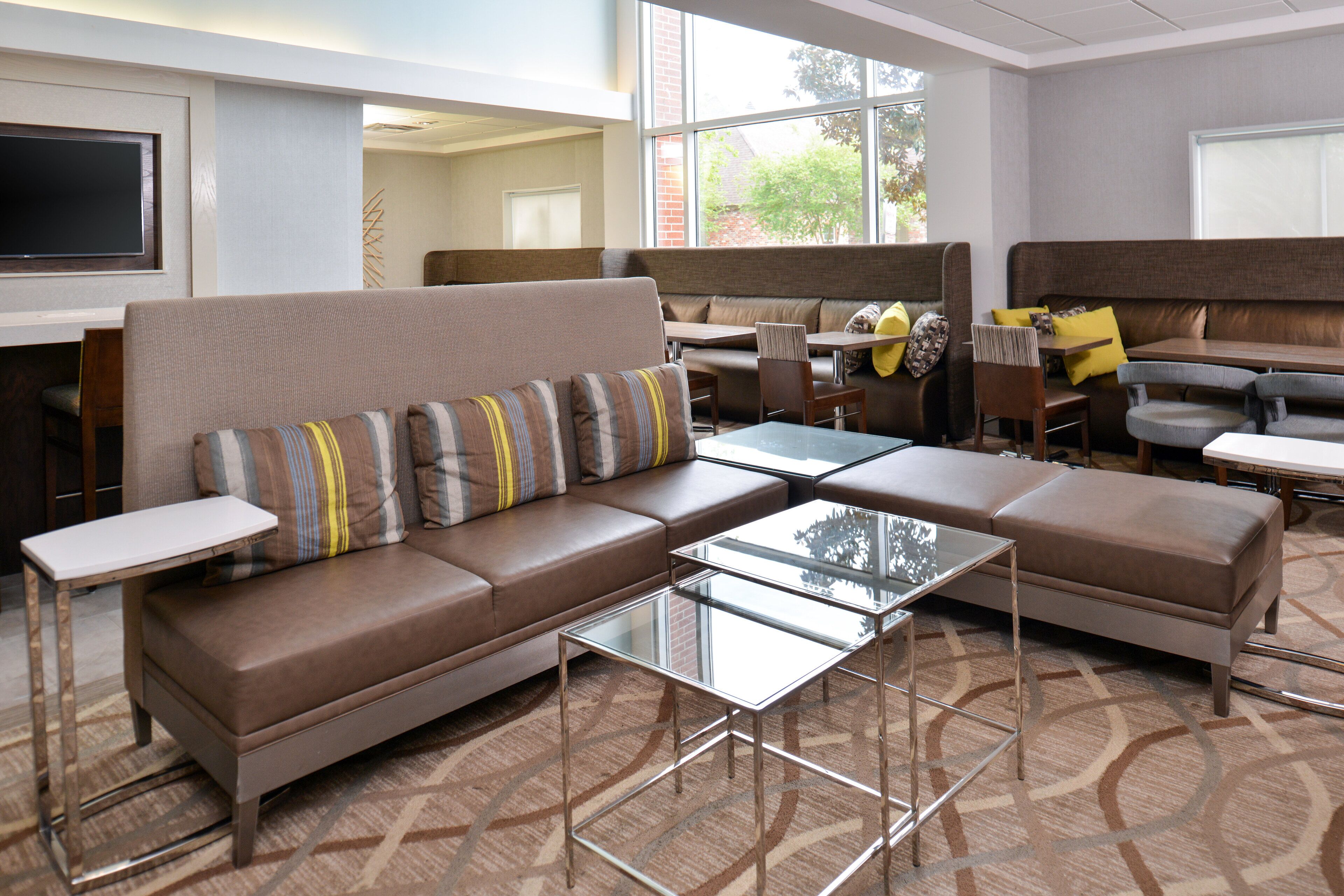 Holiday Inn Express & Suites Lafayette