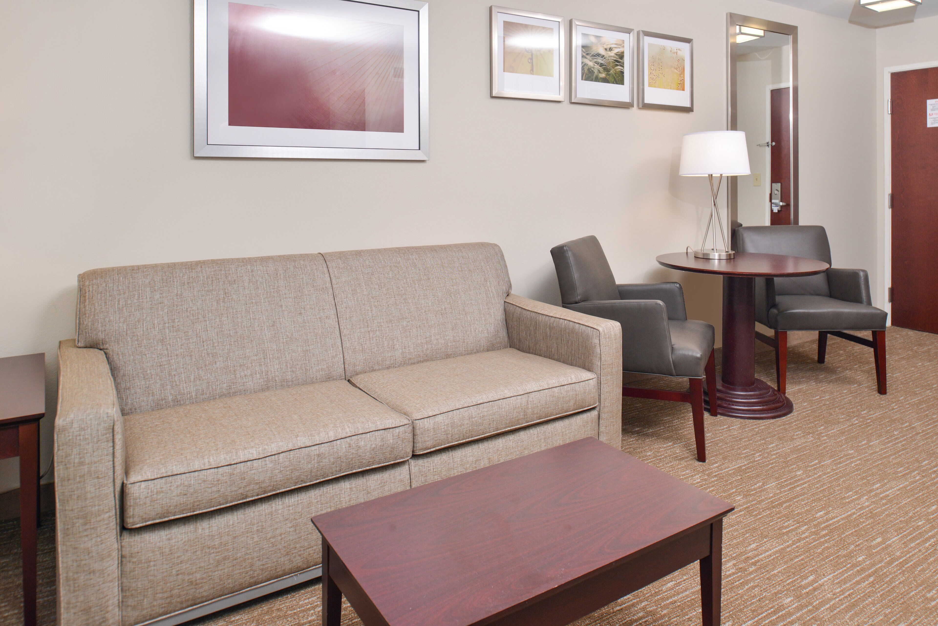 Holiday Inn Express & Suites Lafayette