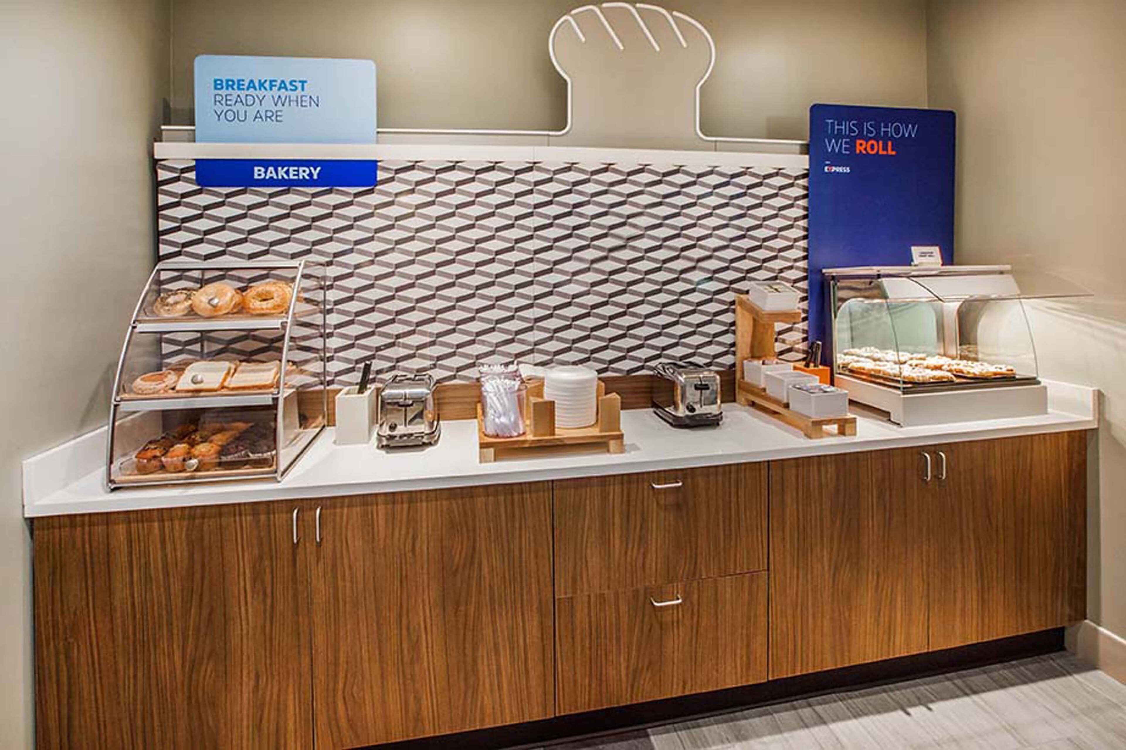 Holiday Inn Express & Suites Lafayette