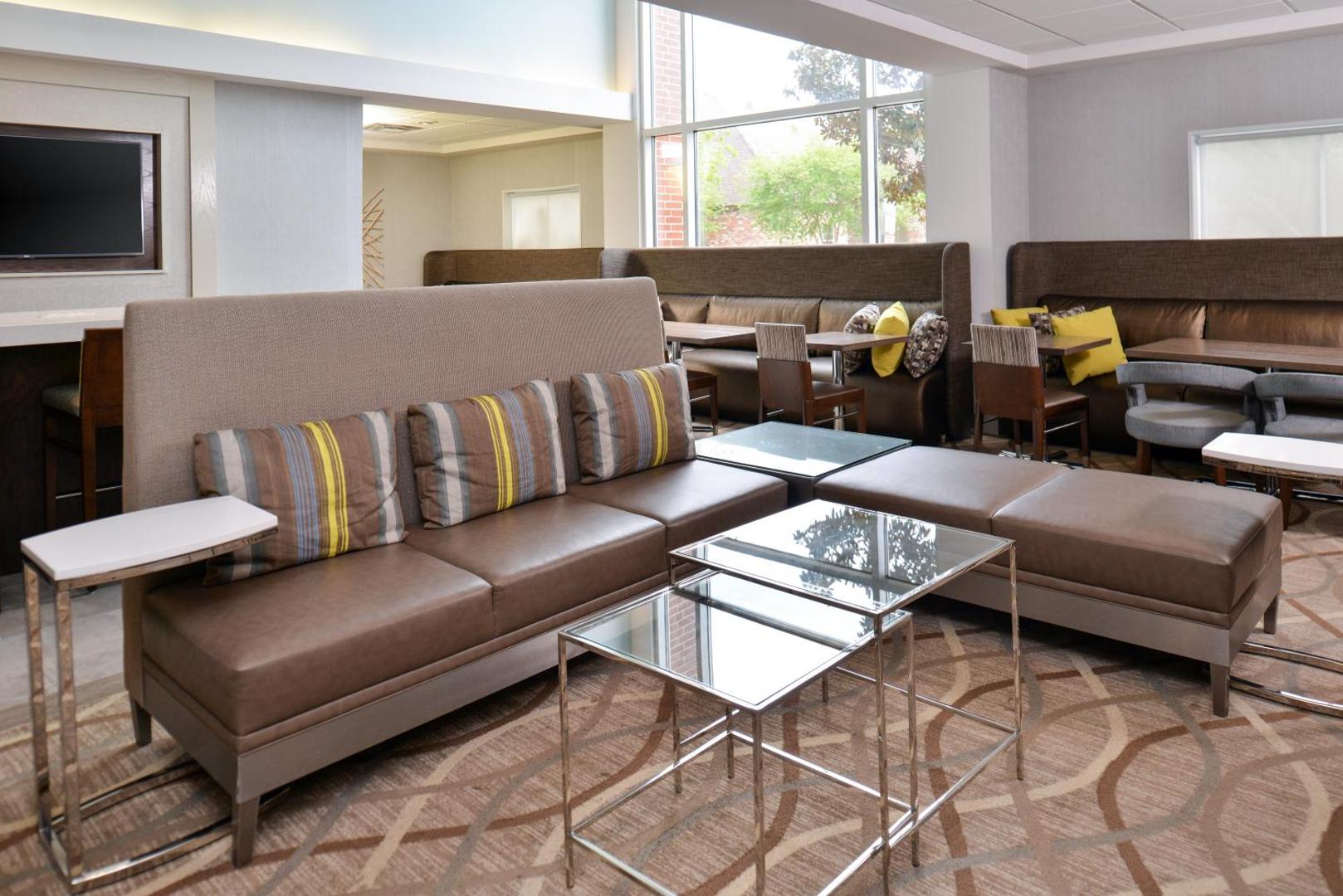 Holiday Inn Express & Suites Lafayette
