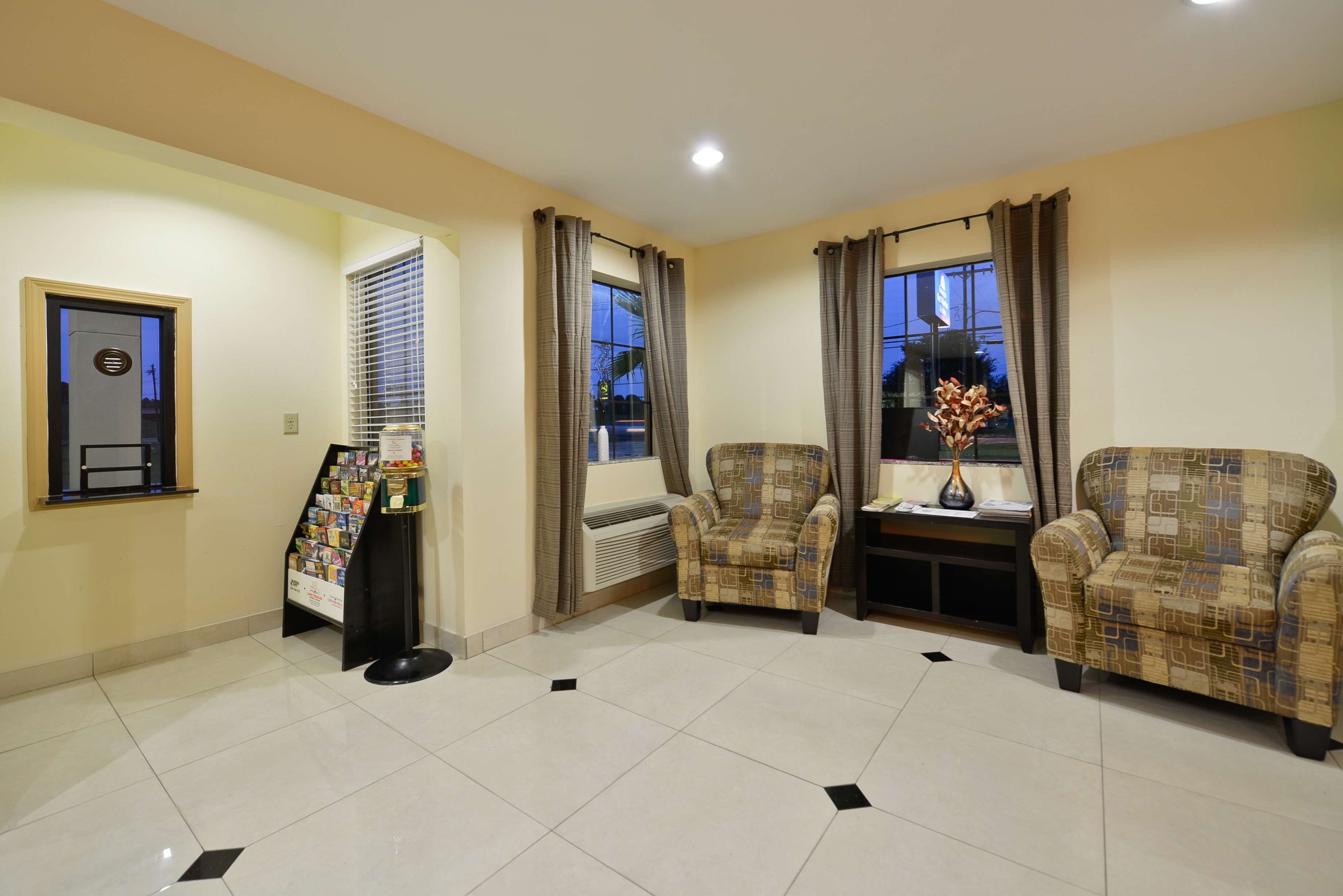Americas Best Value Inn & Suites - Lake Charles / I-210 Exit 11