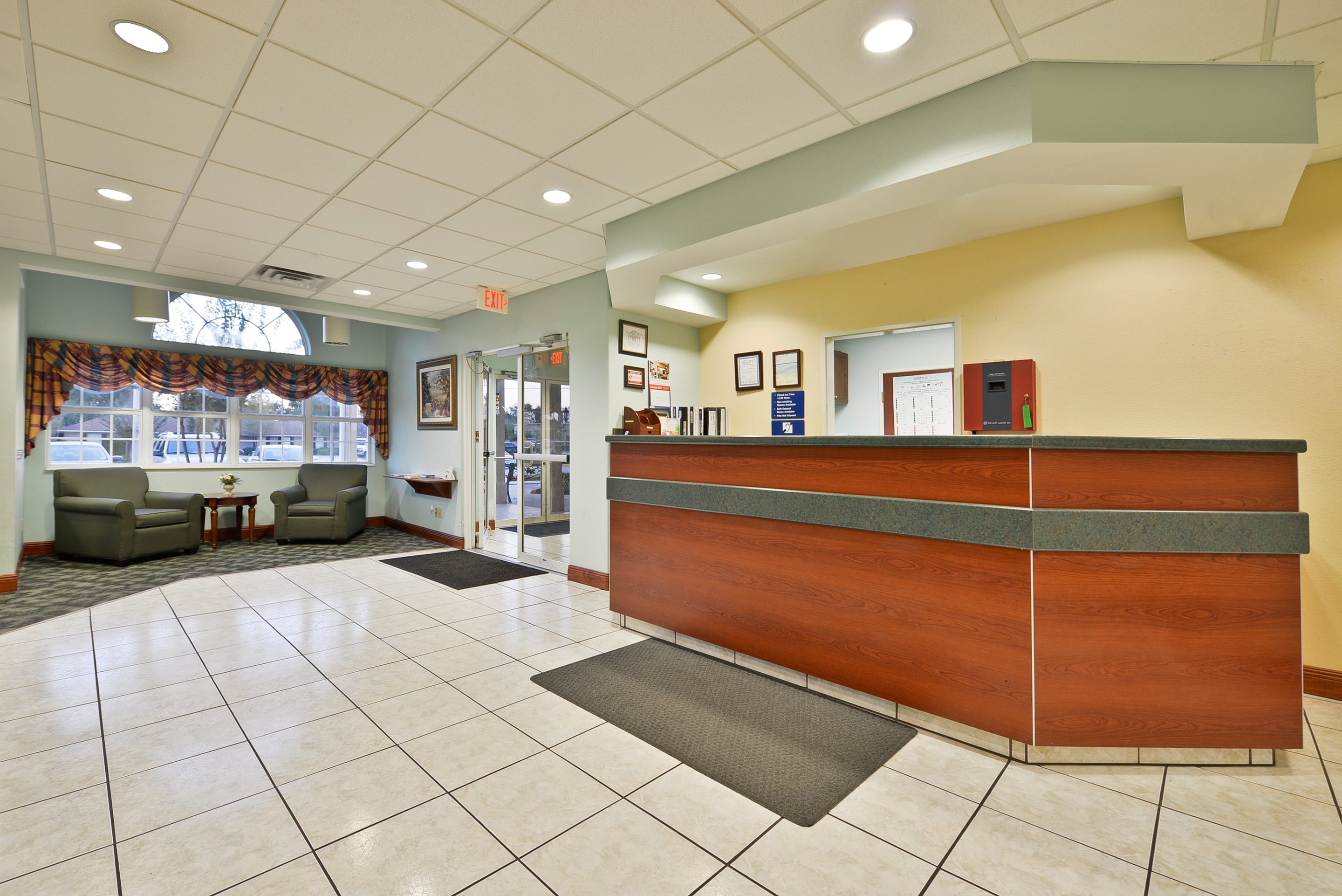 Americas Best Value Inn & Suites - Lake Charles / I-210 Exit 5